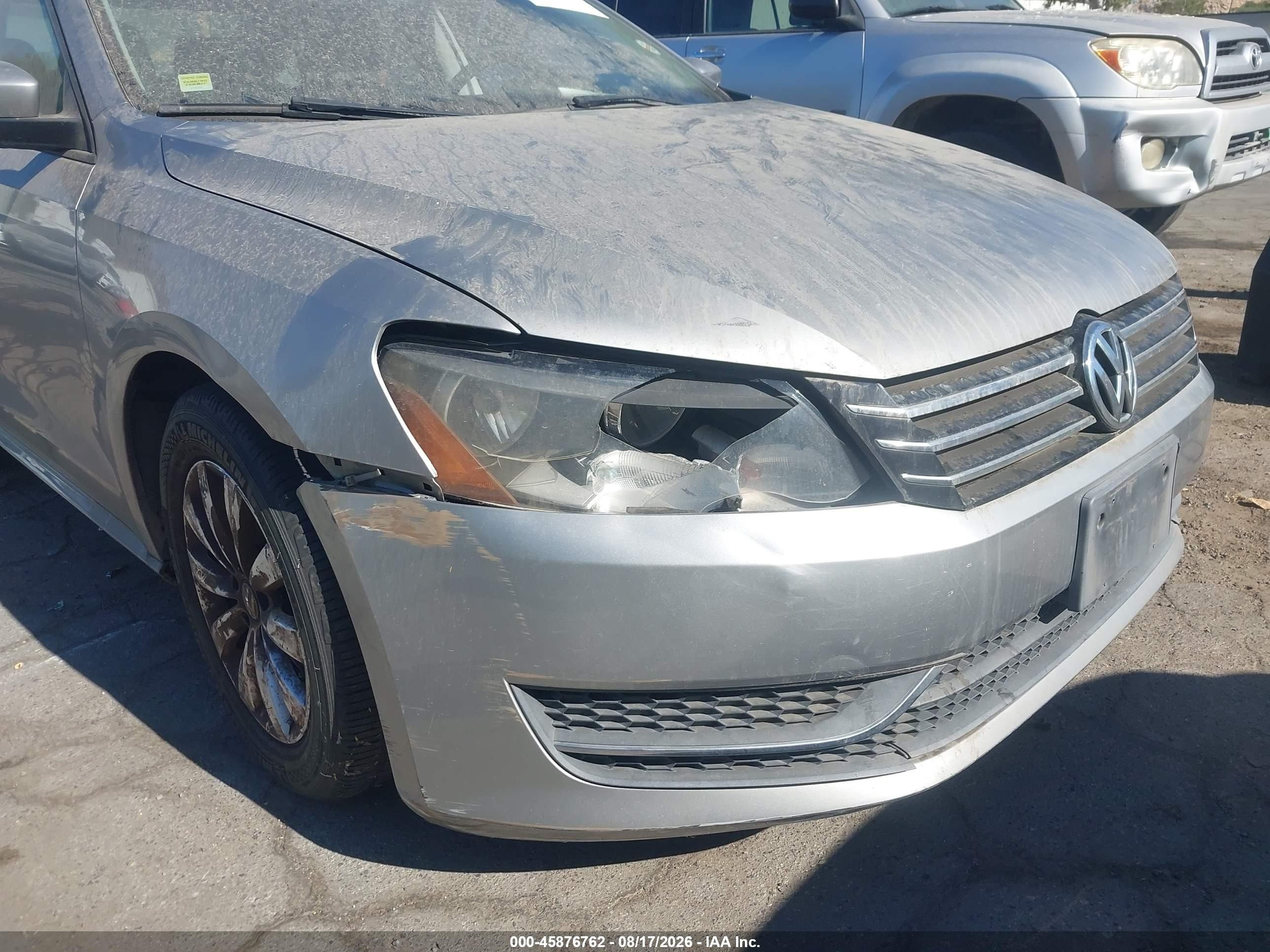 2013 Volkswagen Passat 2.5l S Silver vin: 1VWAP7A34DC005494