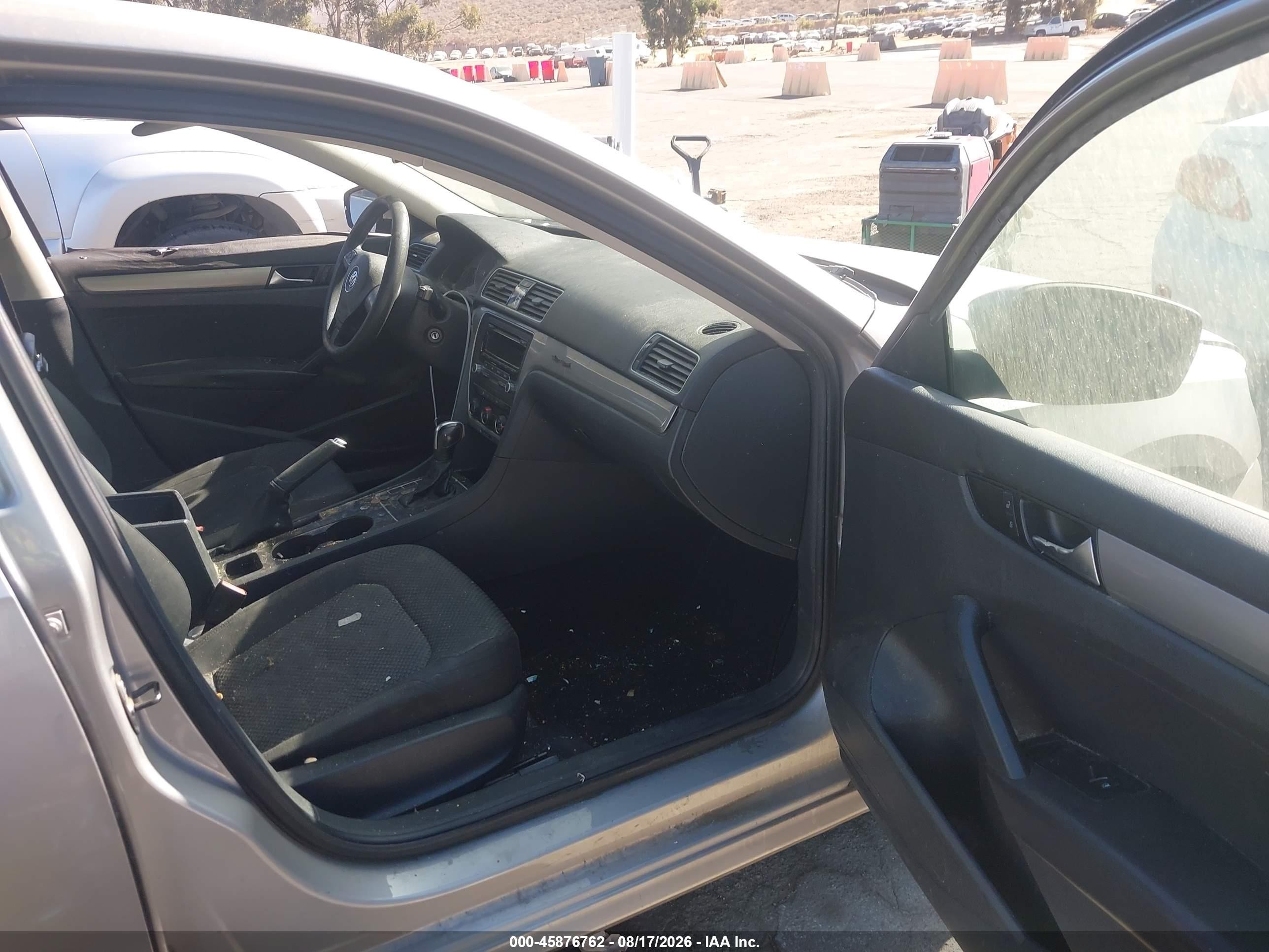 2013 Volkswagen Passat 2.5l S Silver vin: 1VWAP7A34DC005494