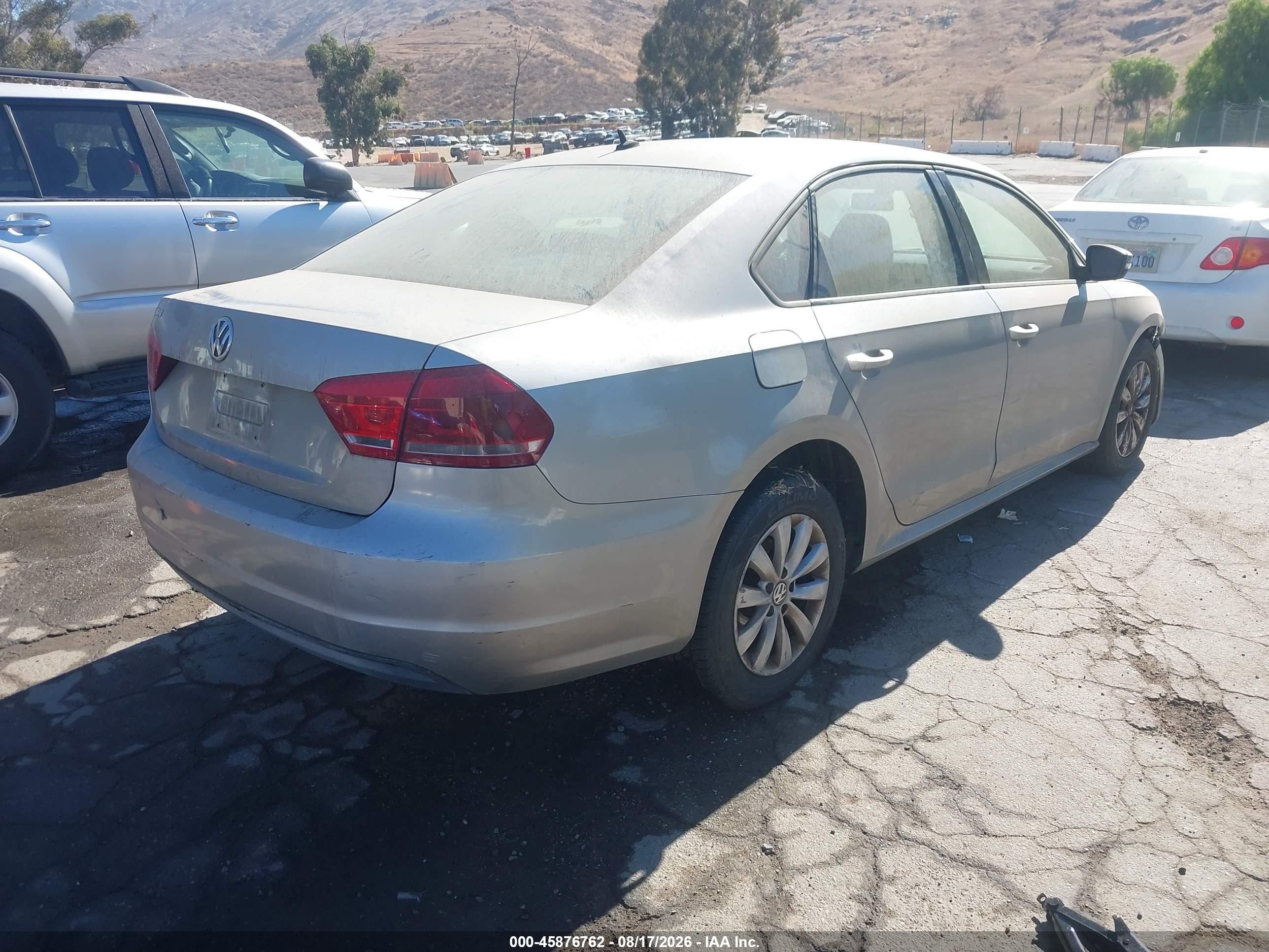 2013 Volkswagen Passat 2.5l S Silver vin: 1VWAP7A34DC005494