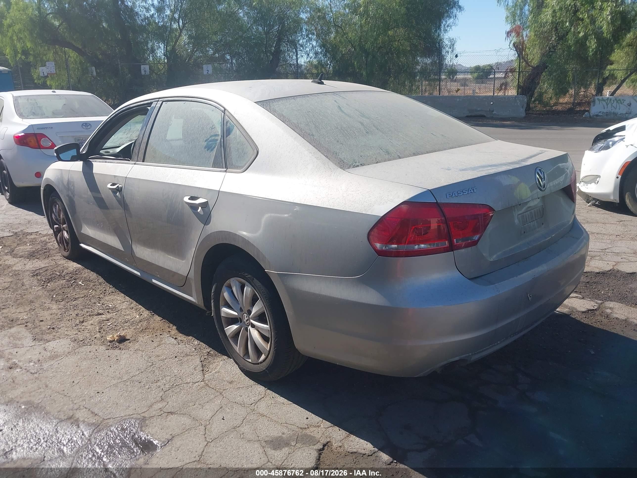 2013 Volkswagen Passat 2.5l S Silver vin: 1VWAP7A34DC005494