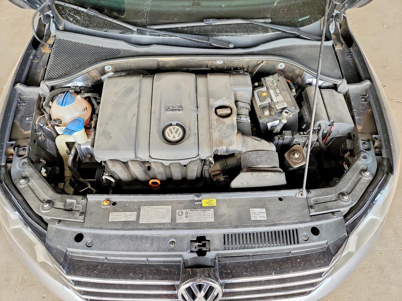 2013 Volkswagen Passat S Gray vin: 1VWAP7A34DC029004
