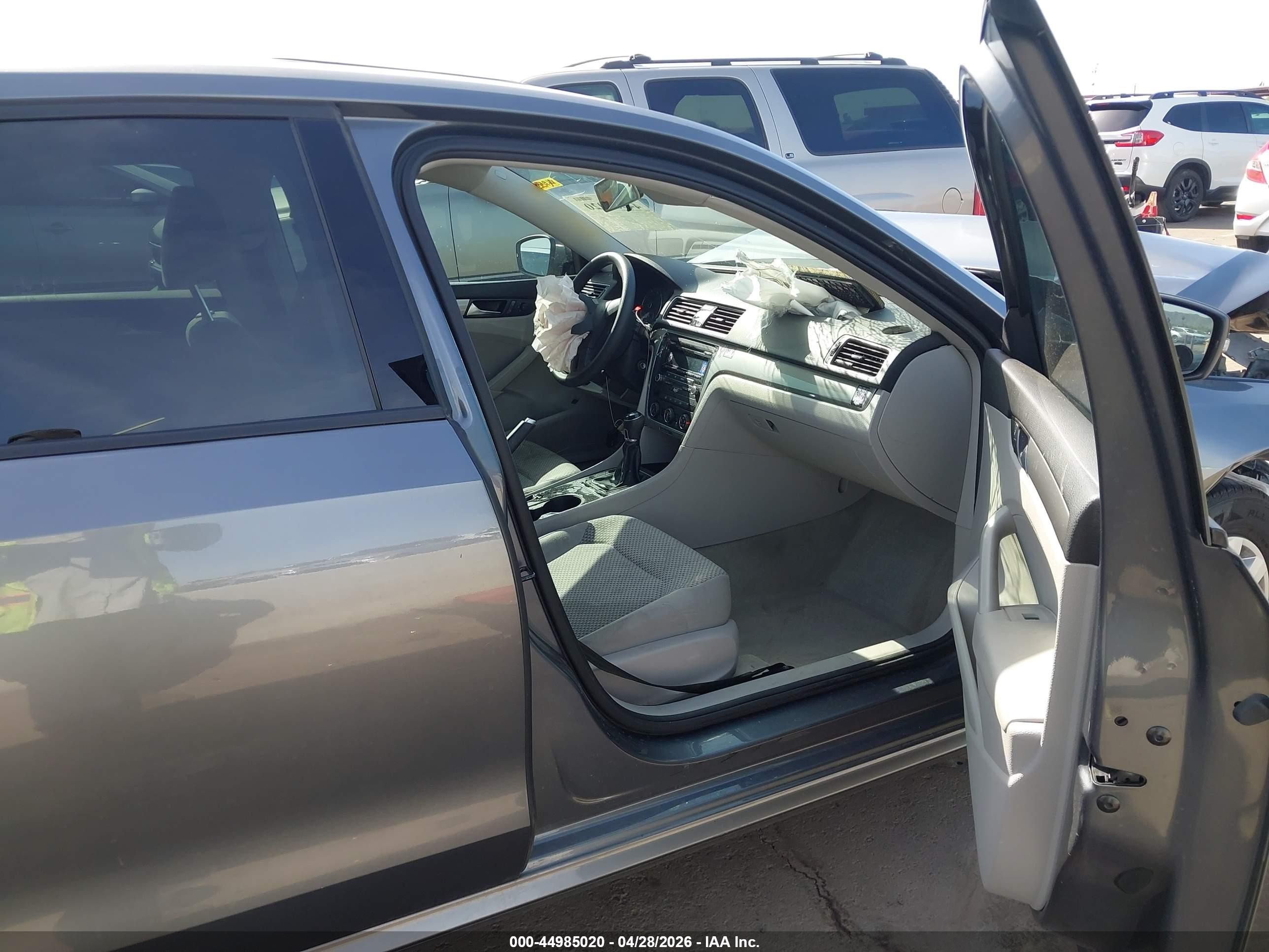 2013 Volkswagen Passat 2.5l S Gray vin: 1VWAP7A34DC030783