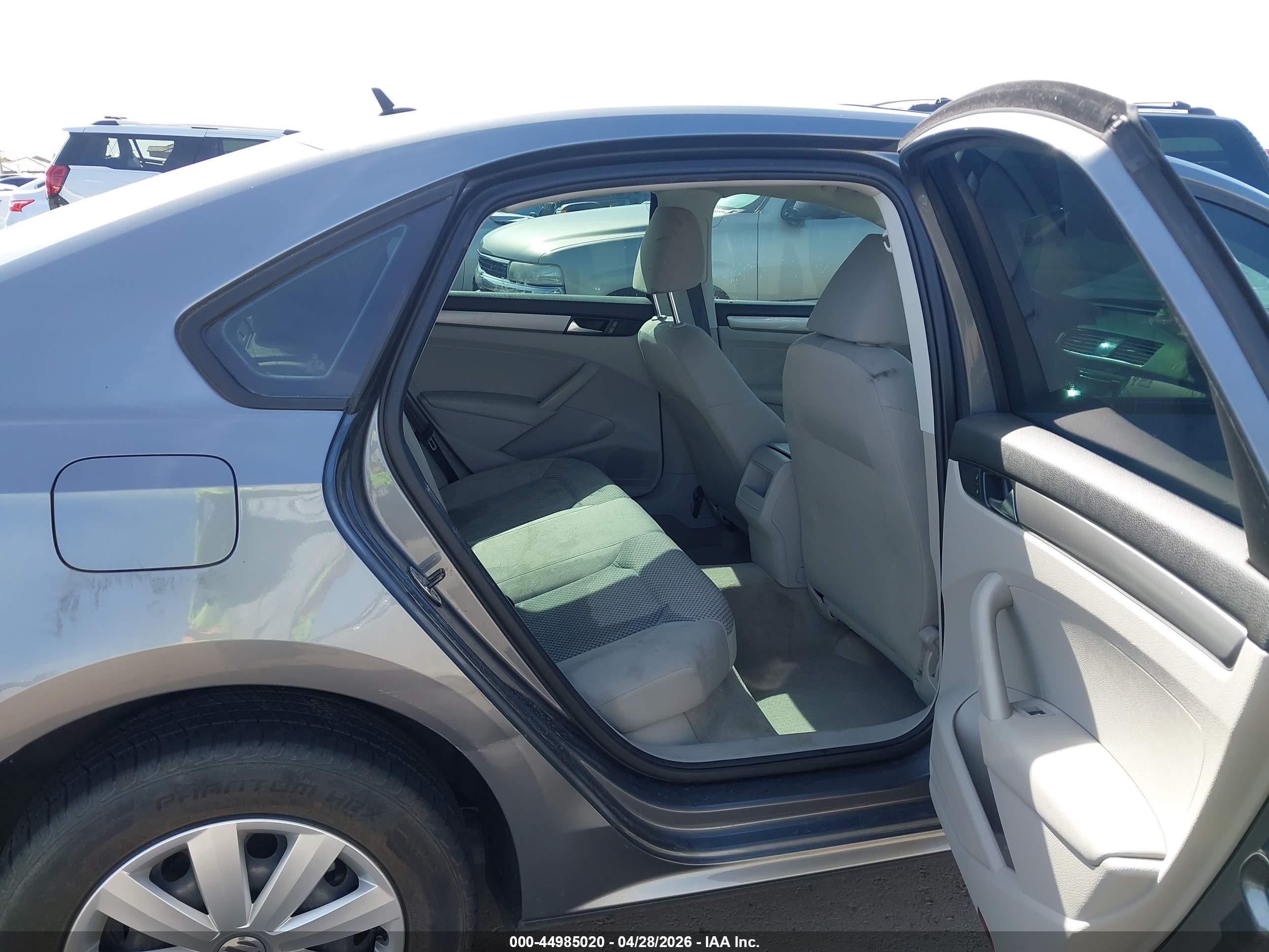 2013 Volkswagen Passat 2.5l S Gray vin: 1VWAP7A34DC030783