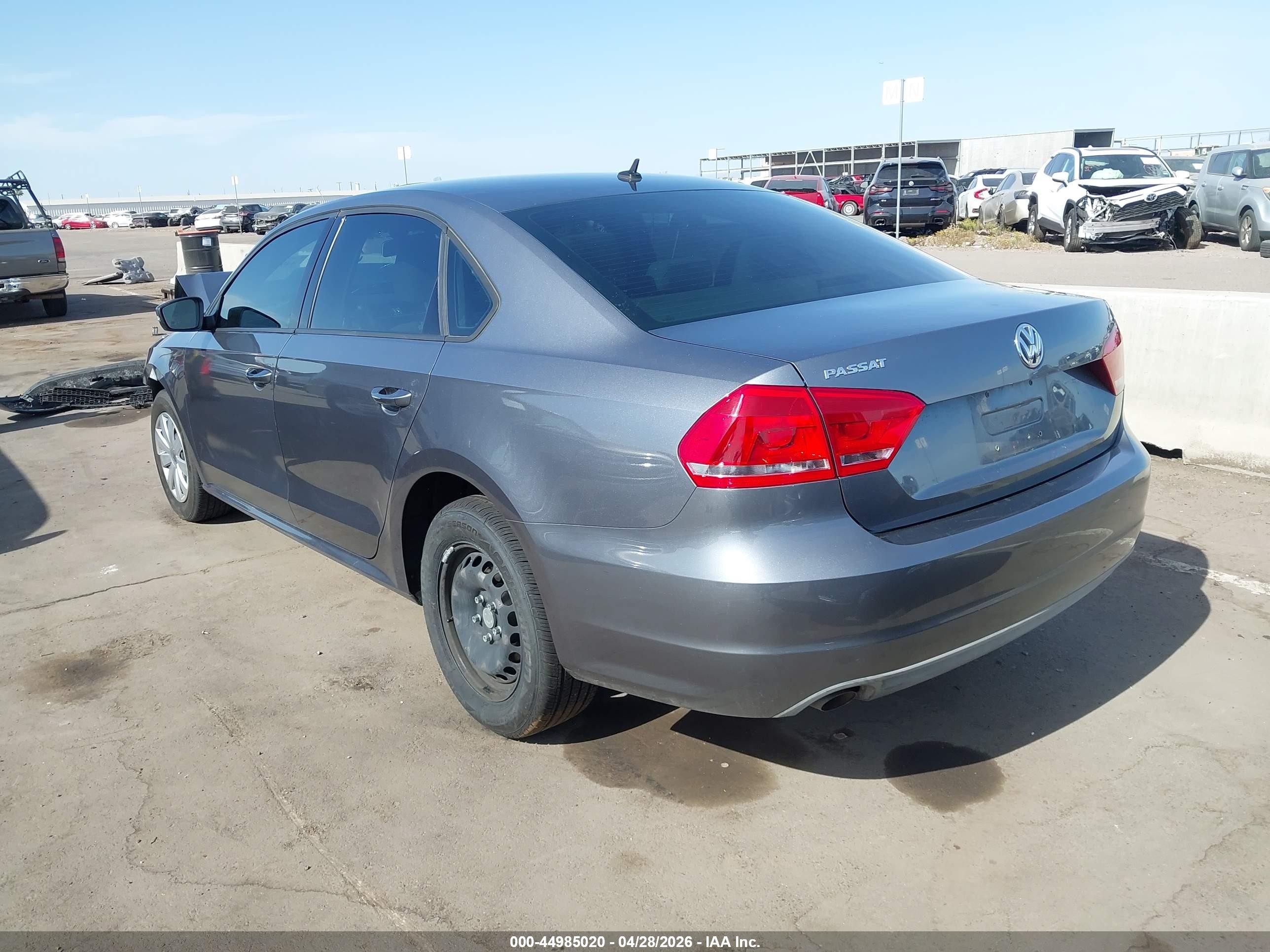 2013 Volkswagen Passat 2.5l S Gray vin: 1VWAP7A34DC030783