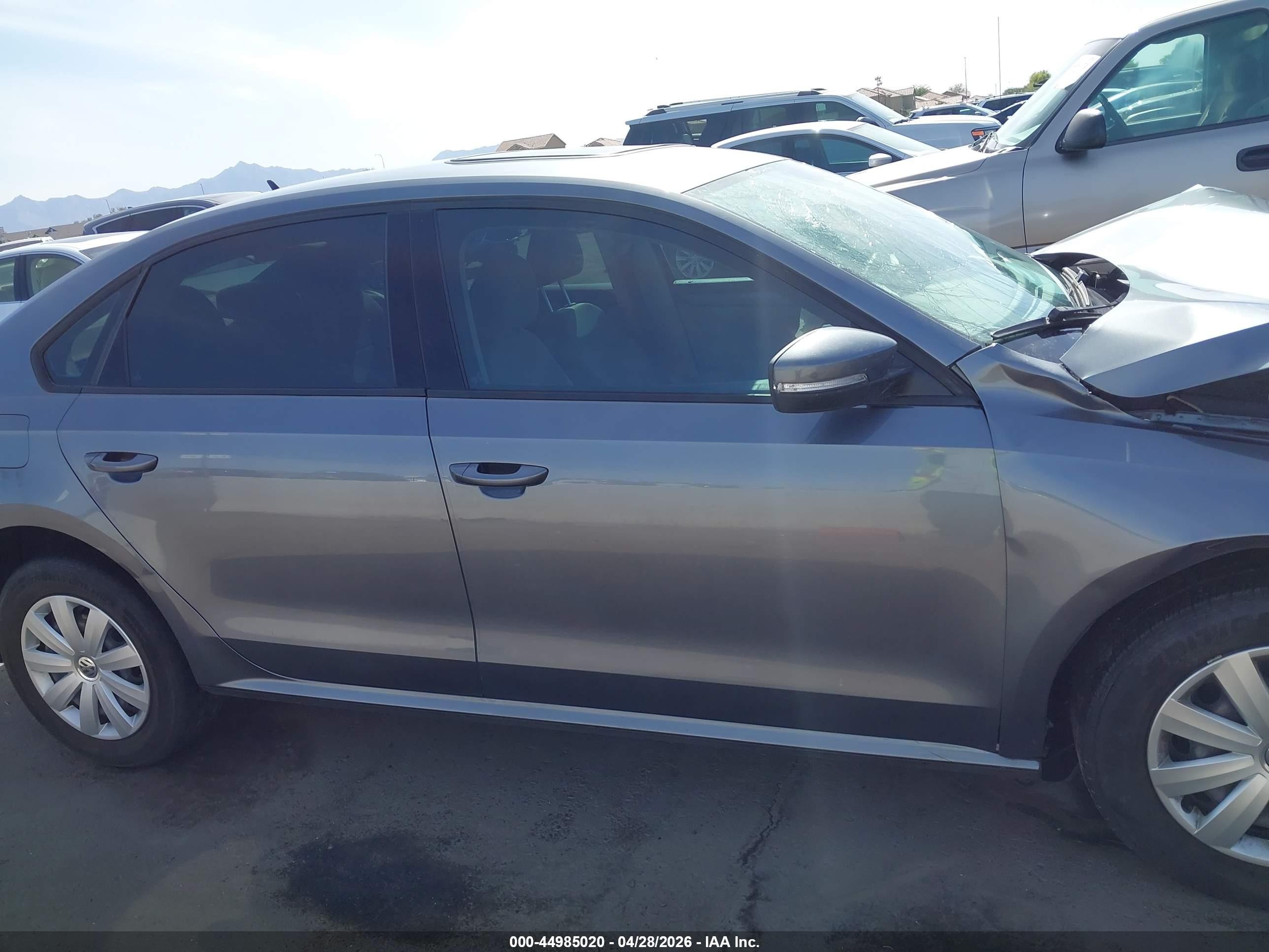 2013 Volkswagen Passat 2.5l S Gray vin: 1VWAP7A34DC030783
