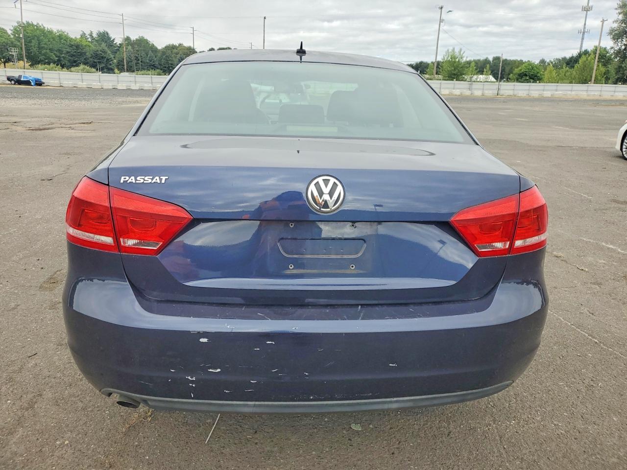 2013 Volkswagen Passat S Blue vin: 1VWAP7A34DC040097
