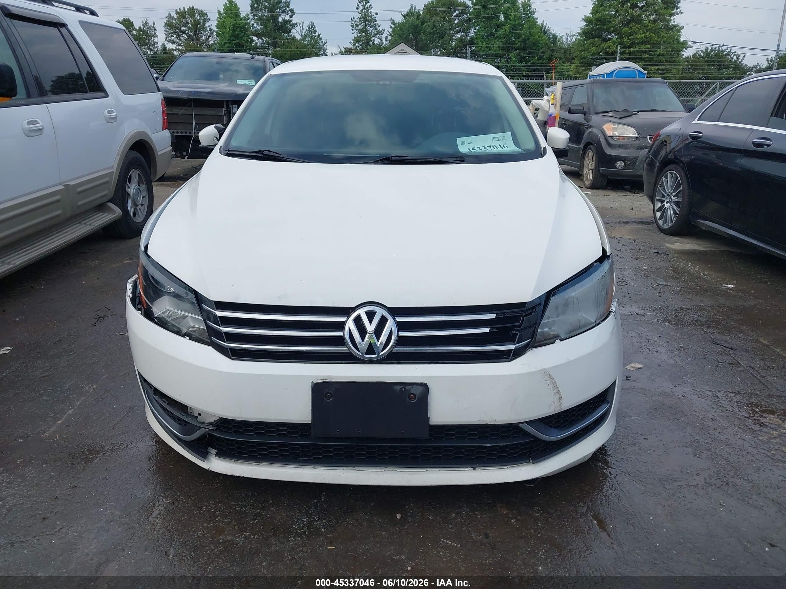 2013 Volkswagen Passat 2.5l S Белый vin: 1VWAP7A34DC121519