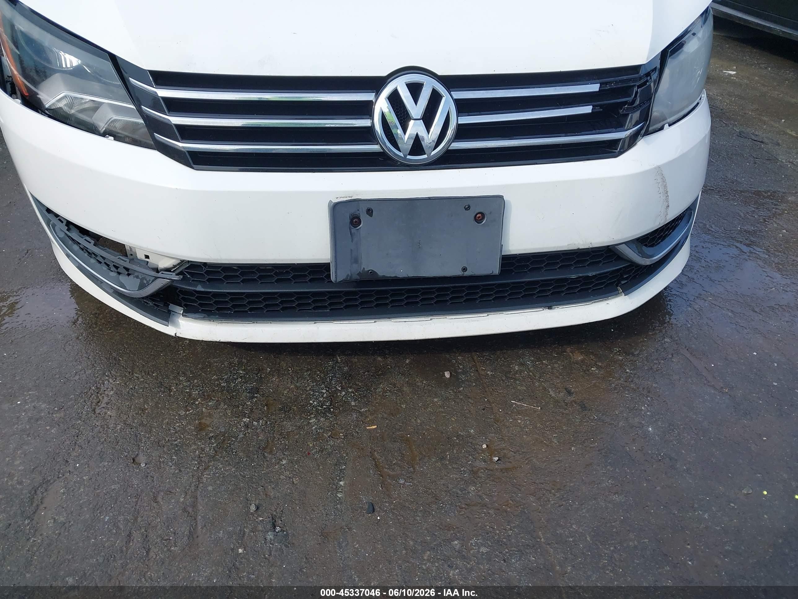 2013 Volkswagen Passat 2.5l S Белый vin: 1VWAP7A34DC121519