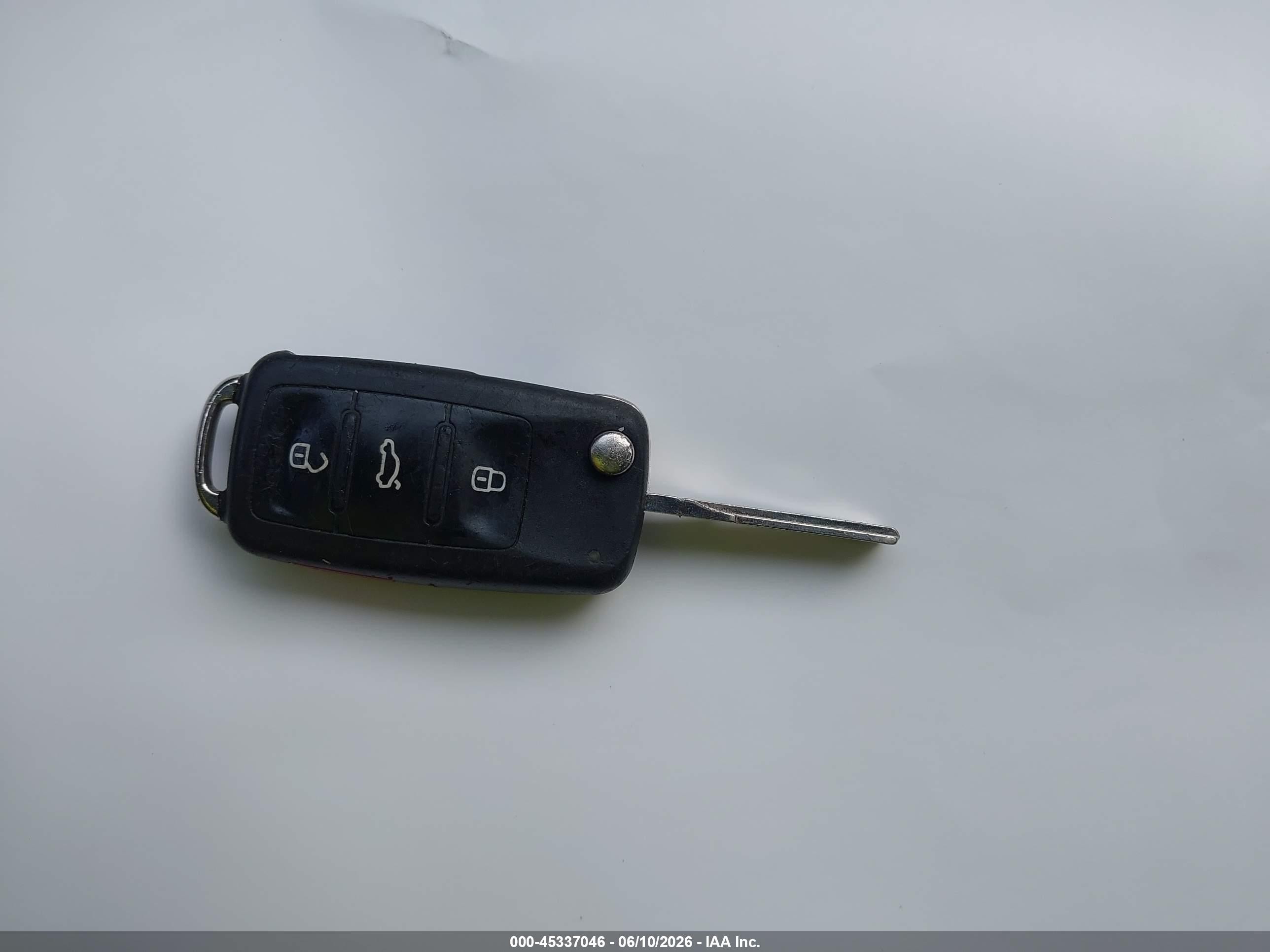 2013 Volkswagen Passat 2.5l S Белый vin: 1VWAP7A34DC121519