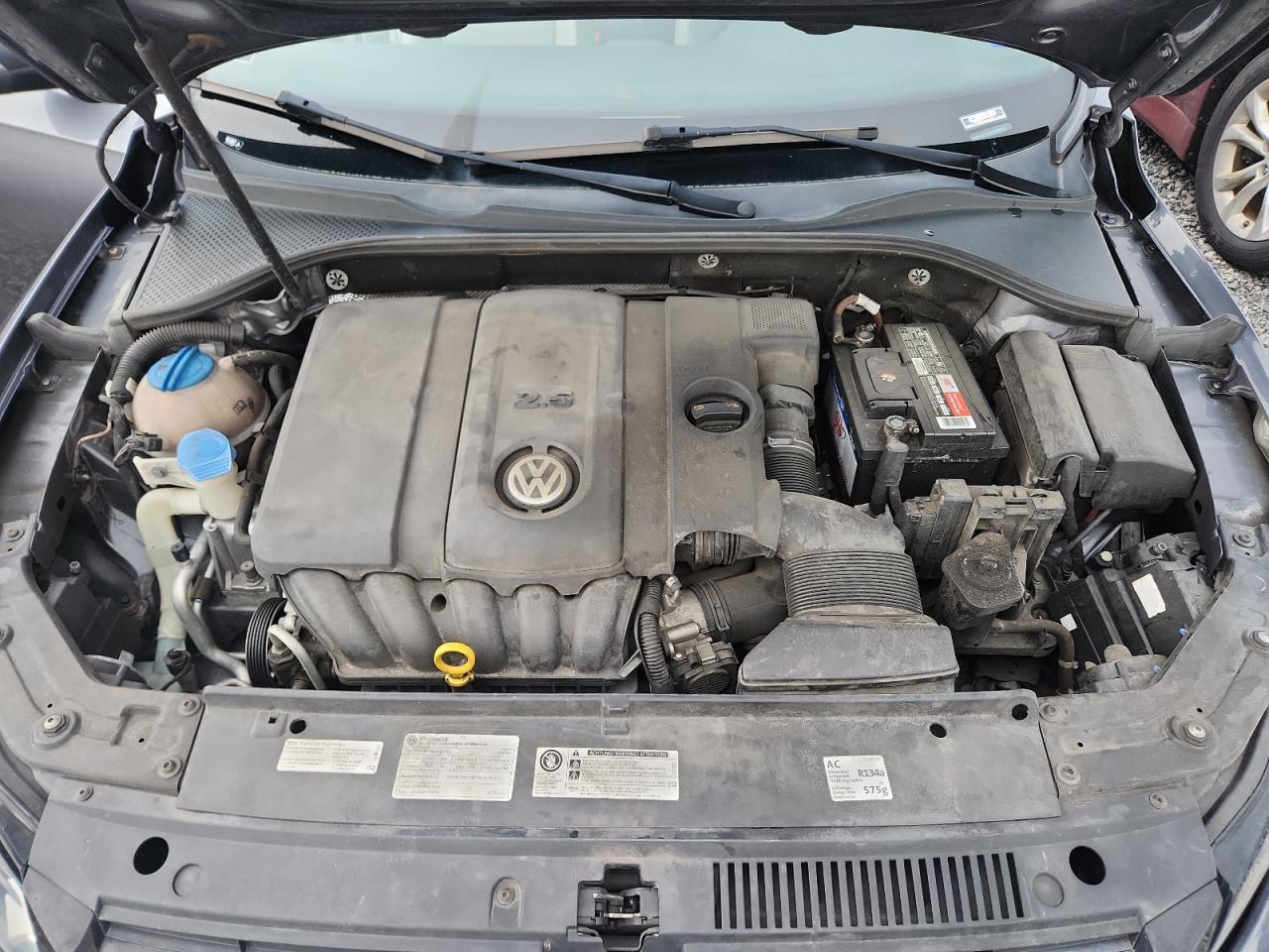 2014 Volkswagen Passat S Gray vin: 1VWAP7A34EC003004