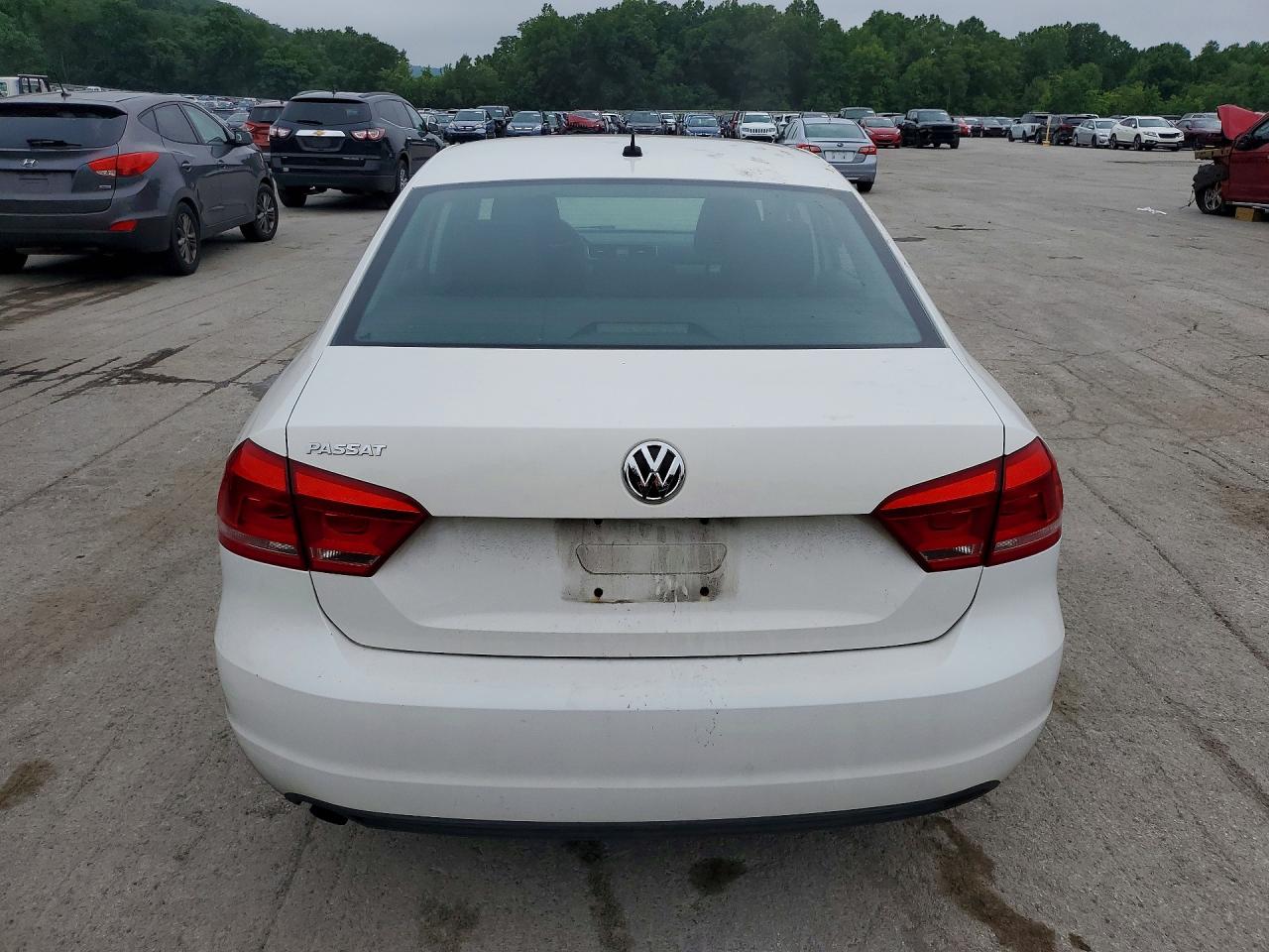 2014 Volkswagen Passat S White vin: 1VWAP7A34EC008090