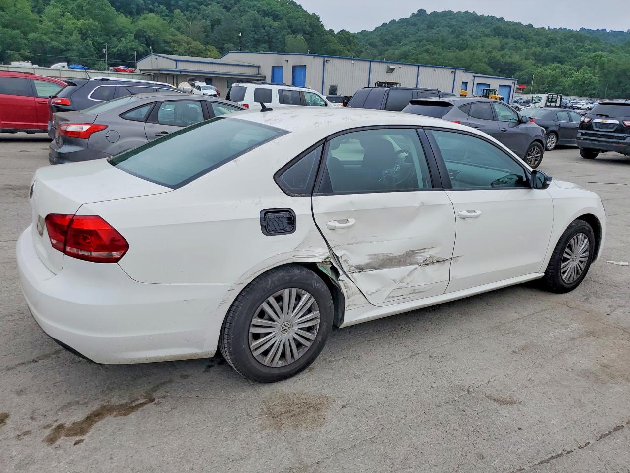 2014 Volkswagen Passat S White vin: 1VWAP7A34EC008090