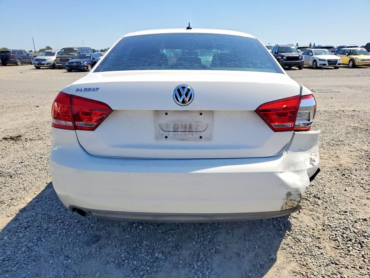 2014 Volkswagen Passat S White vin: 1VWAP7A34EC018585