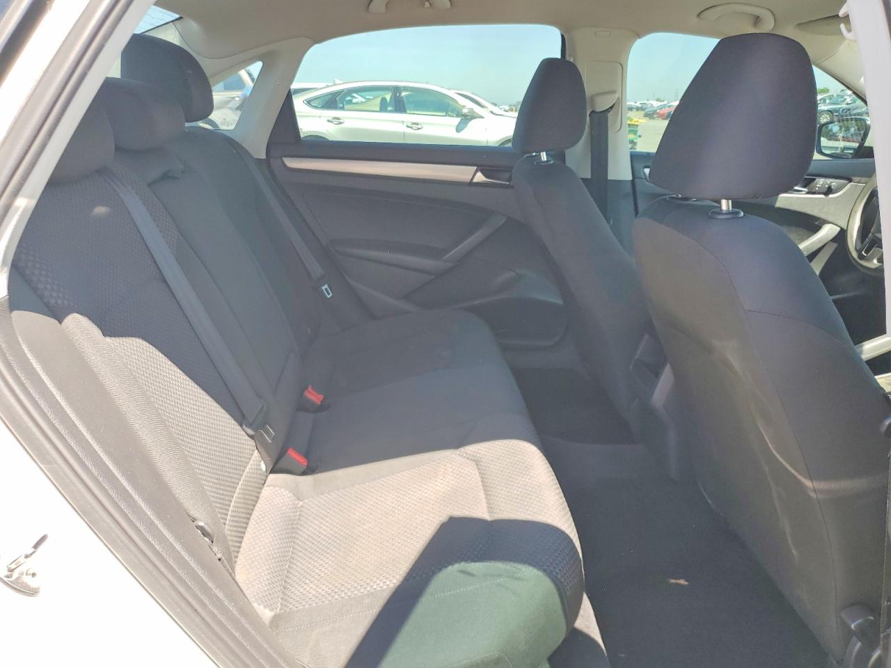 2014 Volkswagen Passat S White vin: 1VWAP7A34EC018585