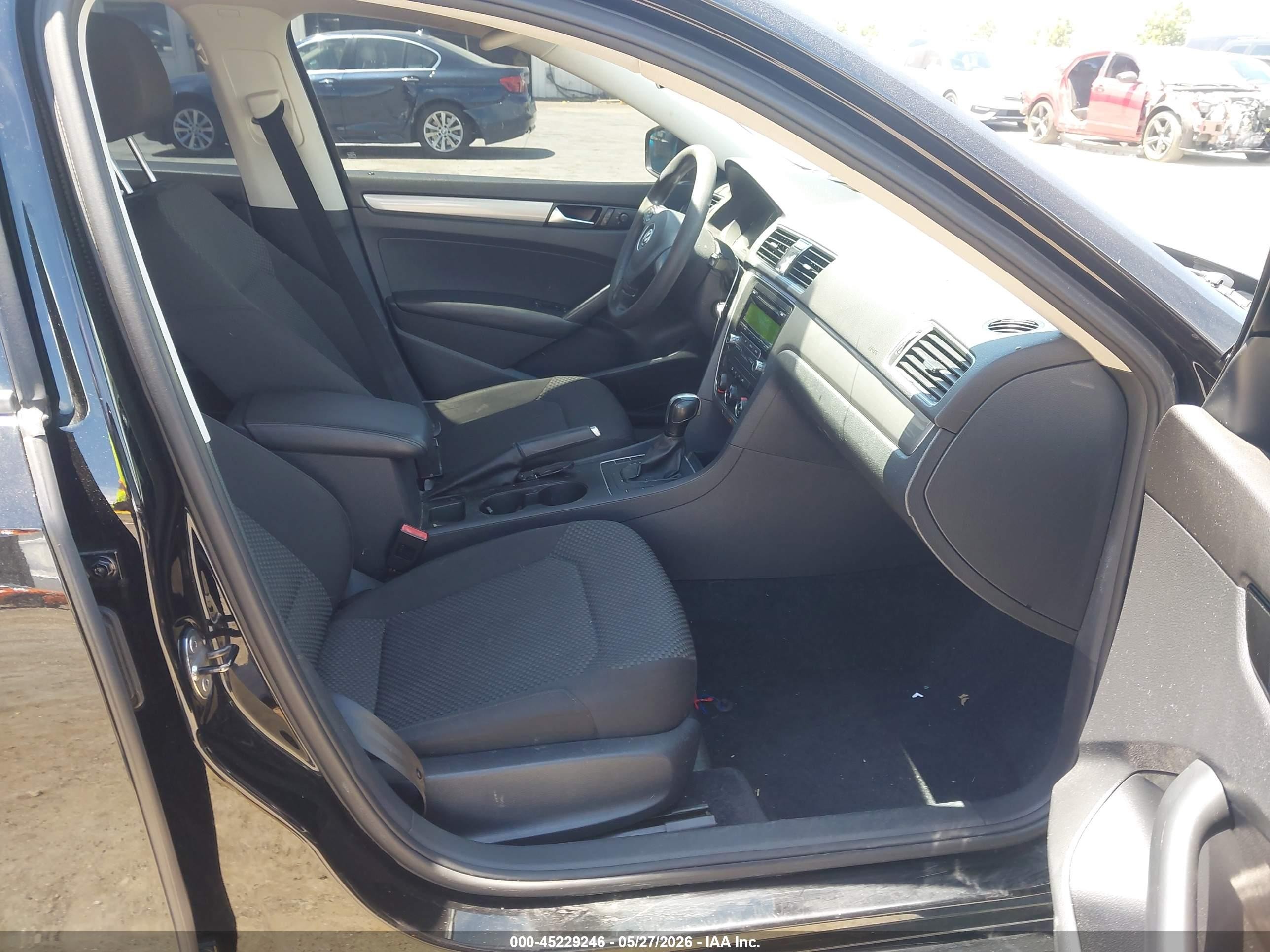 2014 Volkswagen Passat 2.5l S Black vin: 1VWAP7A34EC019672