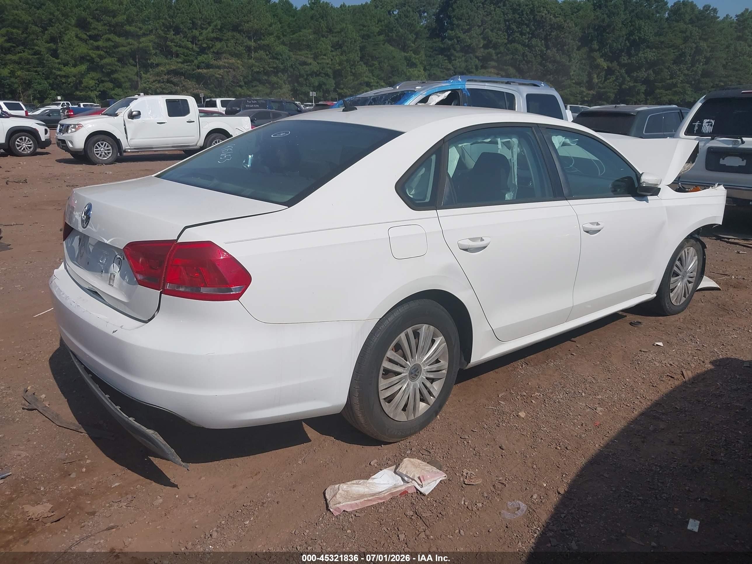2014 Volkswagen Passat 2.5l S Белый vin: 1VWAP7A34EC021017