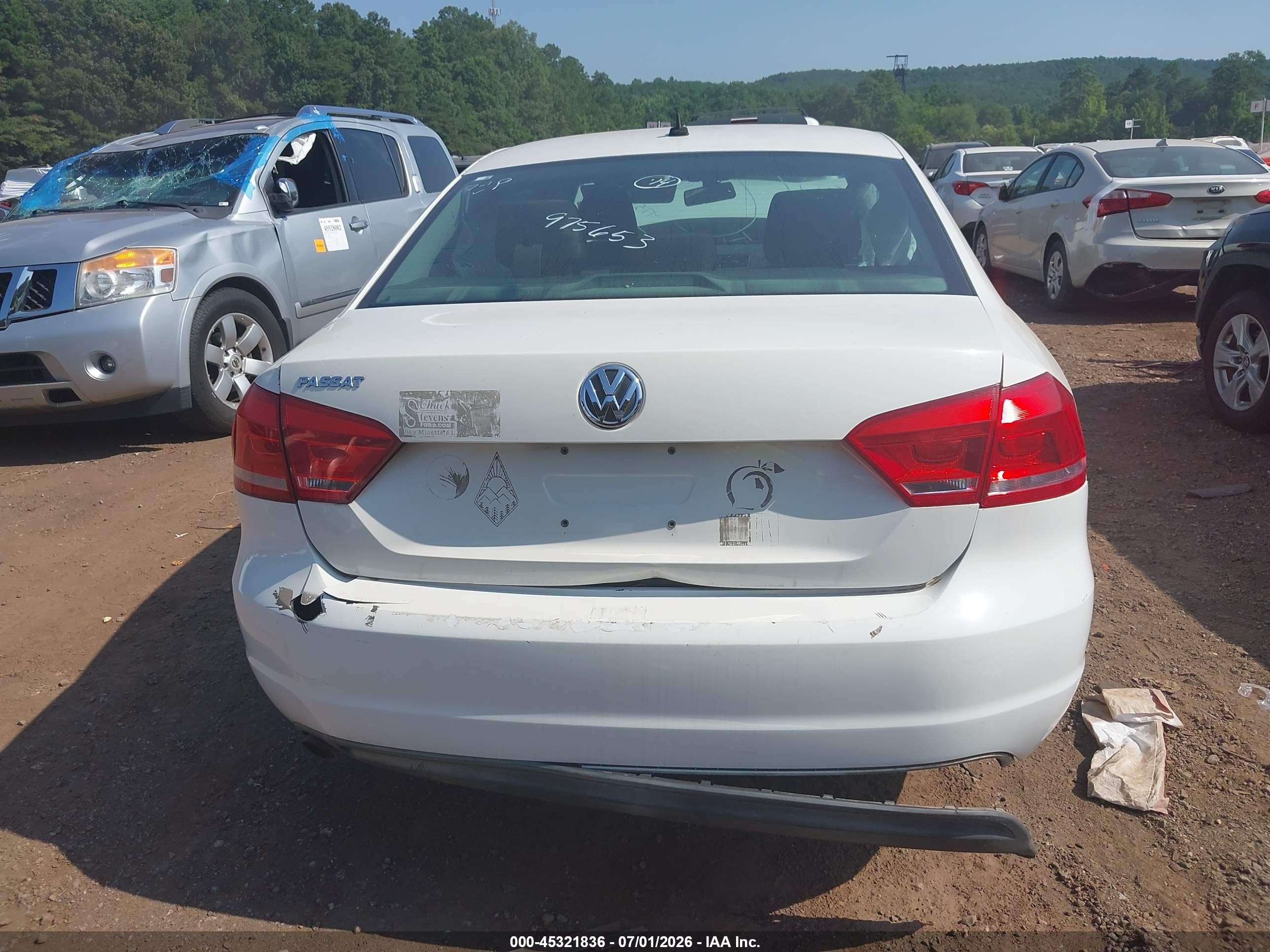 2014 Volkswagen Passat 2.5l S Белый vin: 1VWAP7A34EC021017