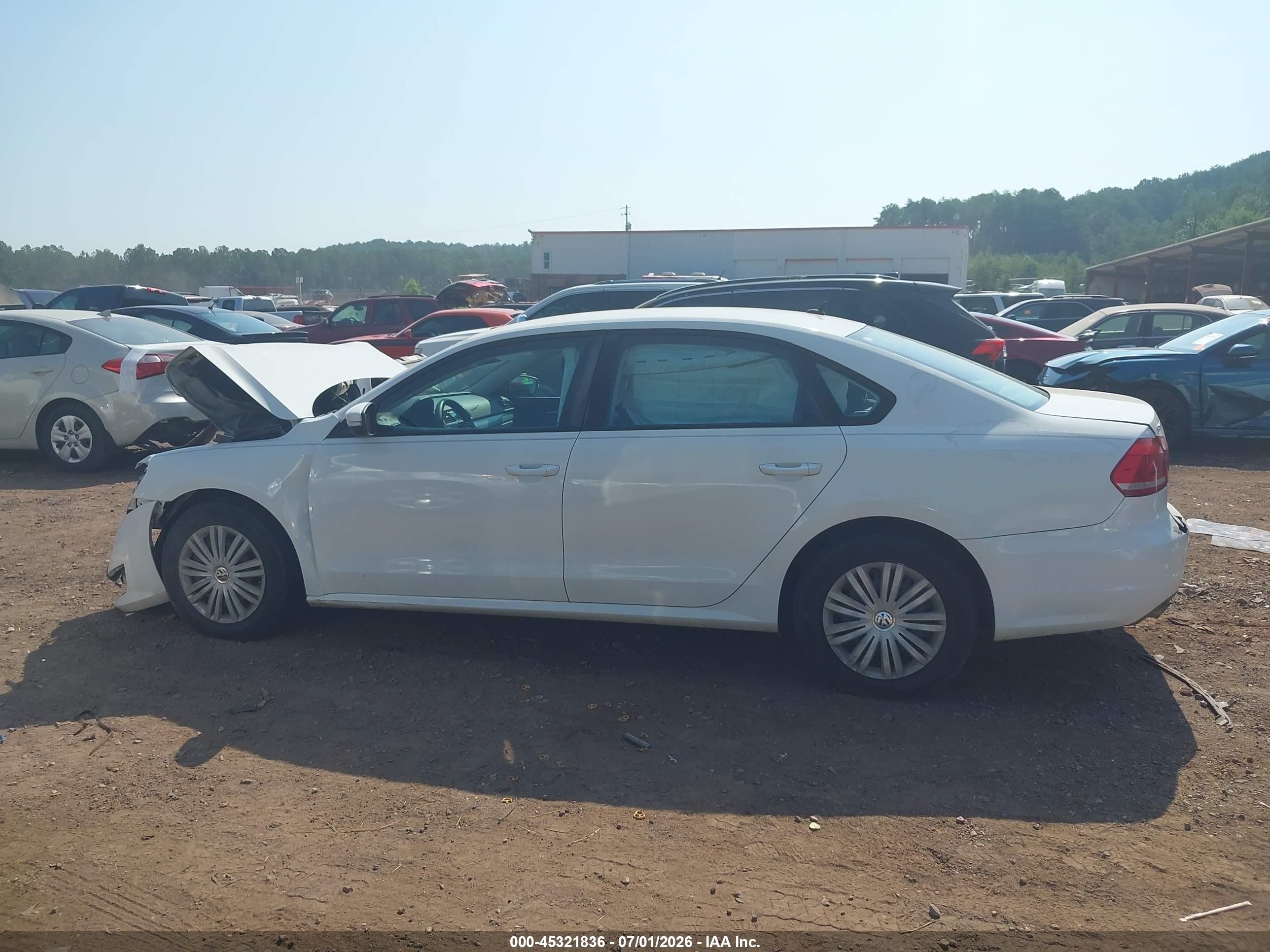 2014 Volkswagen Passat 2.5l S Белый vin: 1VWAP7A34EC021017