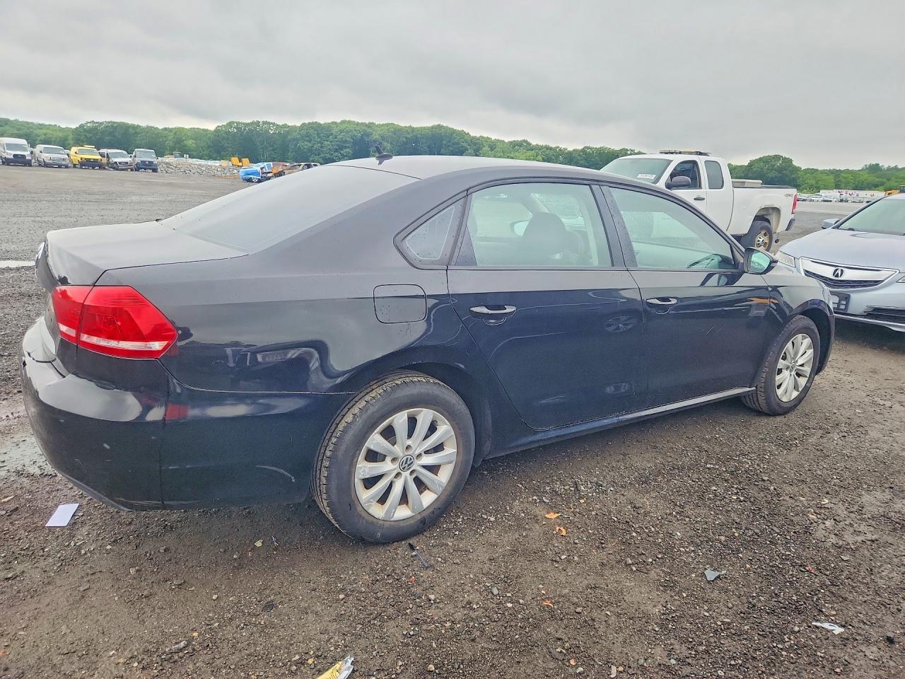2012 Volkswagen Passat S Black vin: 1VWAP7A35CC005437