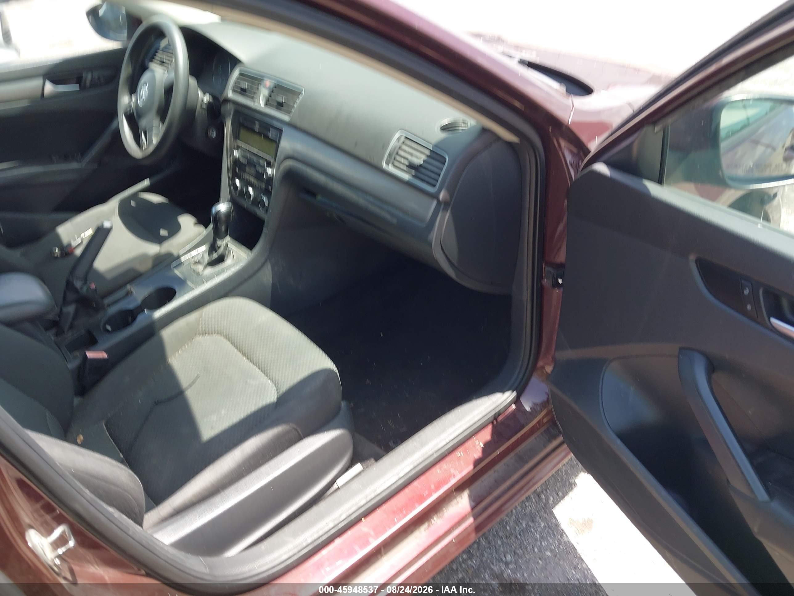 2012 Volkswagen Passat 2.5l S Burgundy vin: 1VWAP7A35CC054346