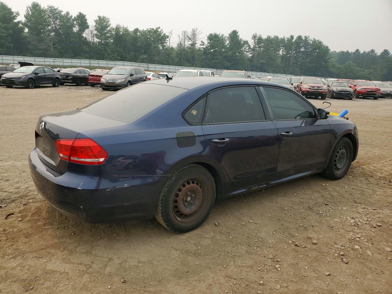 2013 Volkswagen Passat S Blue vin: 1VWAP7A35DC078213