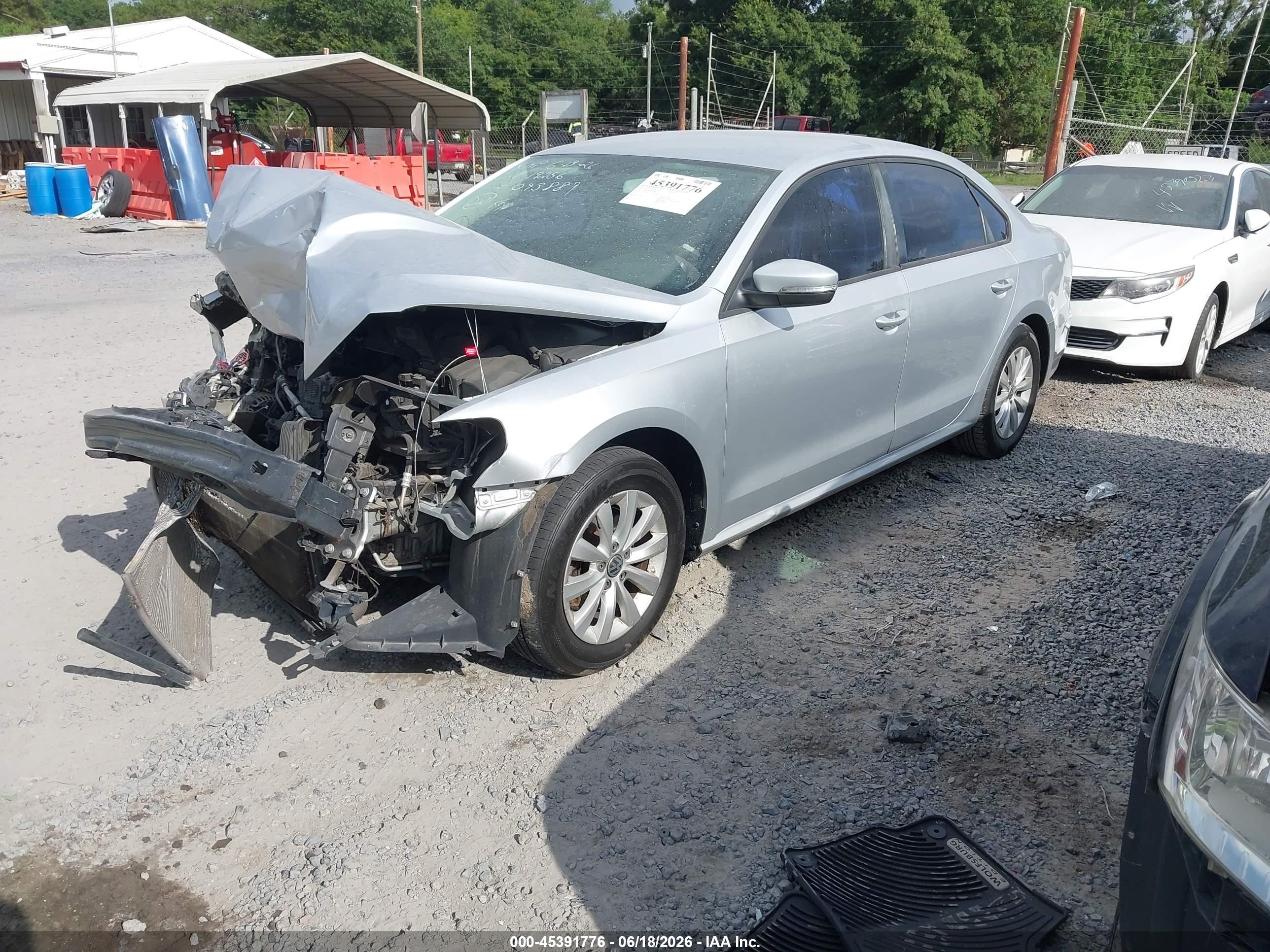 2013 Volkswagen Passat 2.5l S Silver vin: 1VWAP7A35DC093889