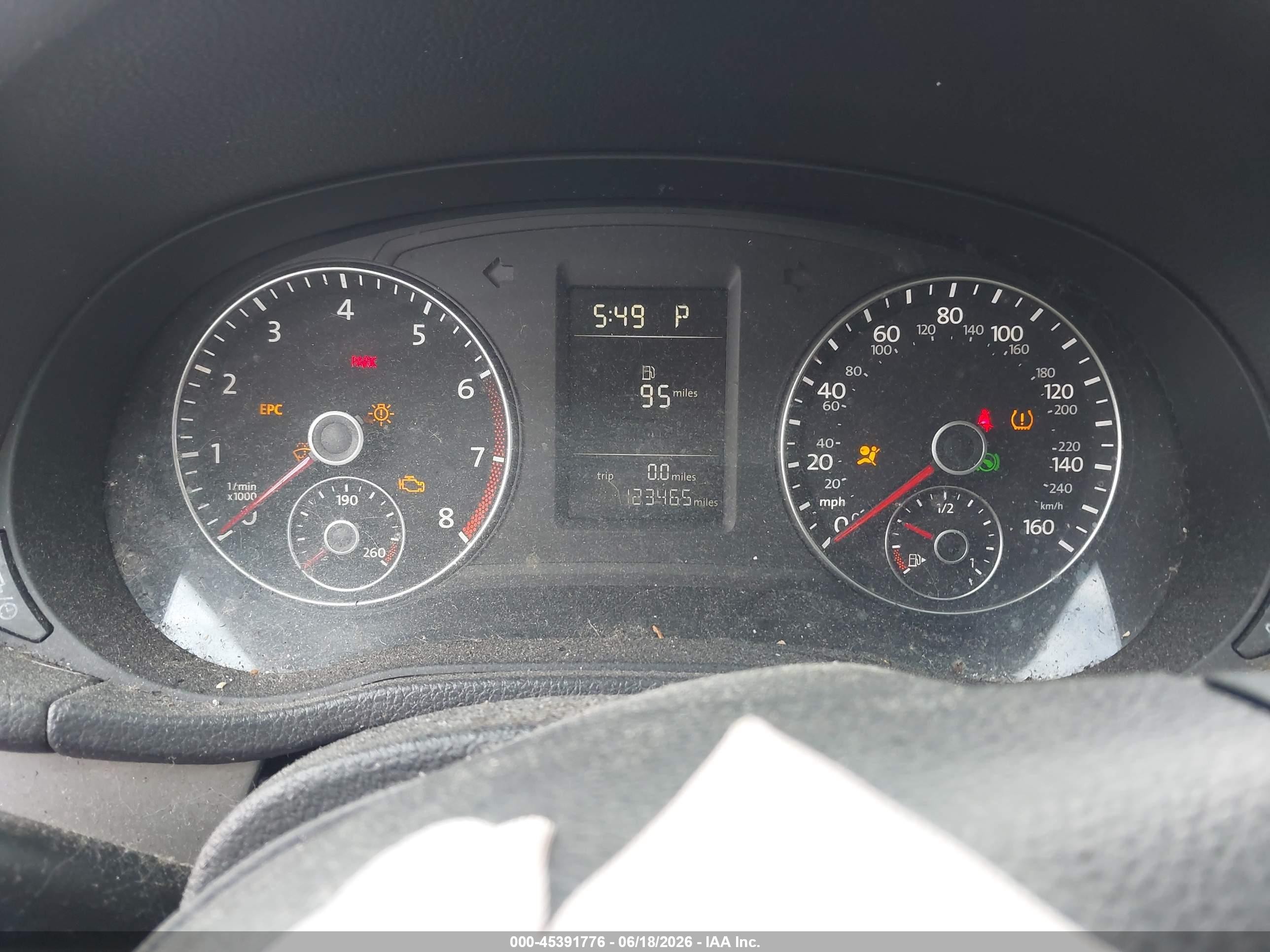 2013 Volkswagen Passat 2.5l S Silver vin: 1VWAP7A35DC093889