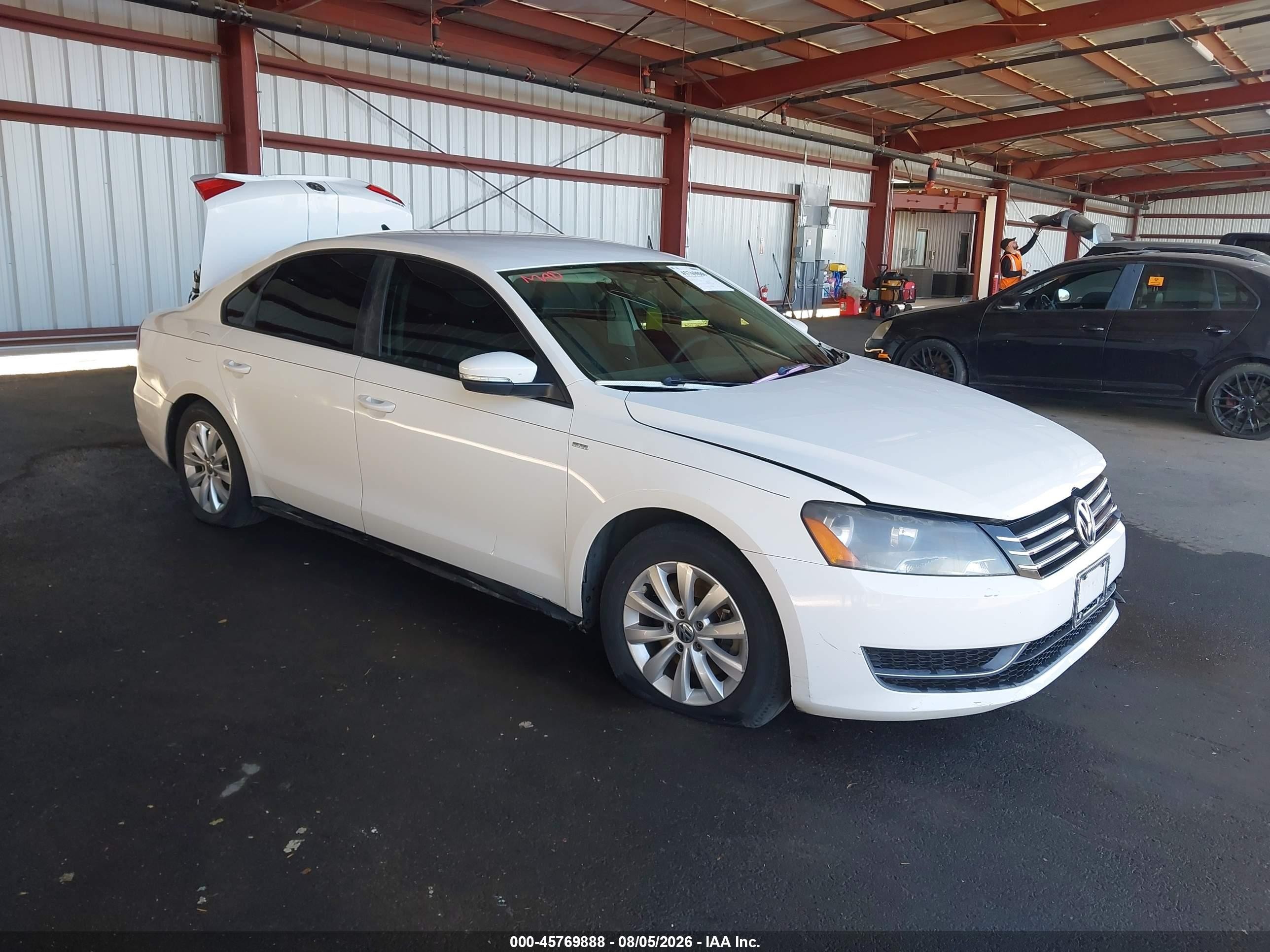 2013 Volkswagen Passat 2.5l Wolfsburg Edition Белый vin: 1VWAP7A35DC150852