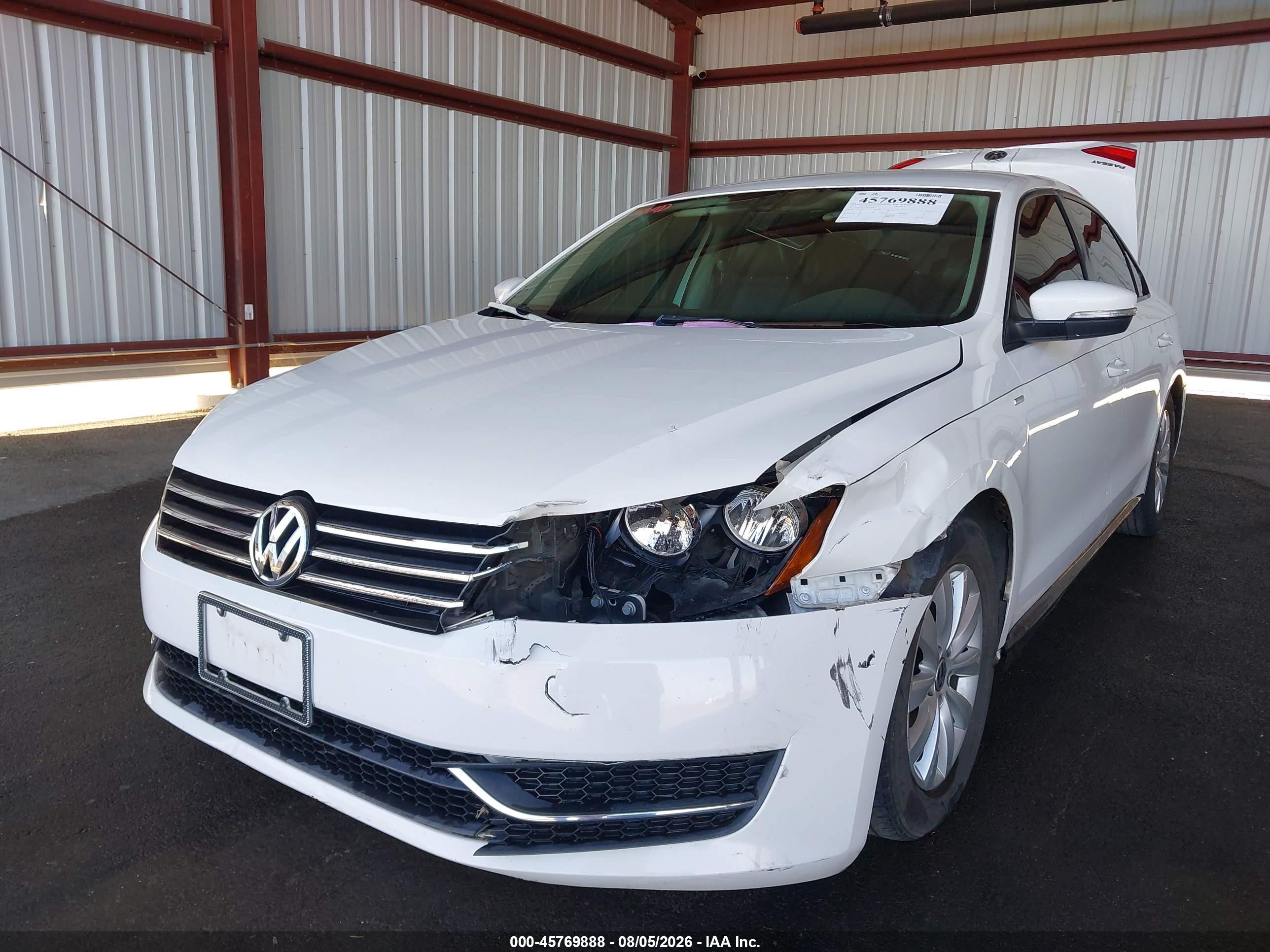 2013 Volkswagen Passat 2.5l Wolfsburg Edition Белый vin: 1VWAP7A35DC150852