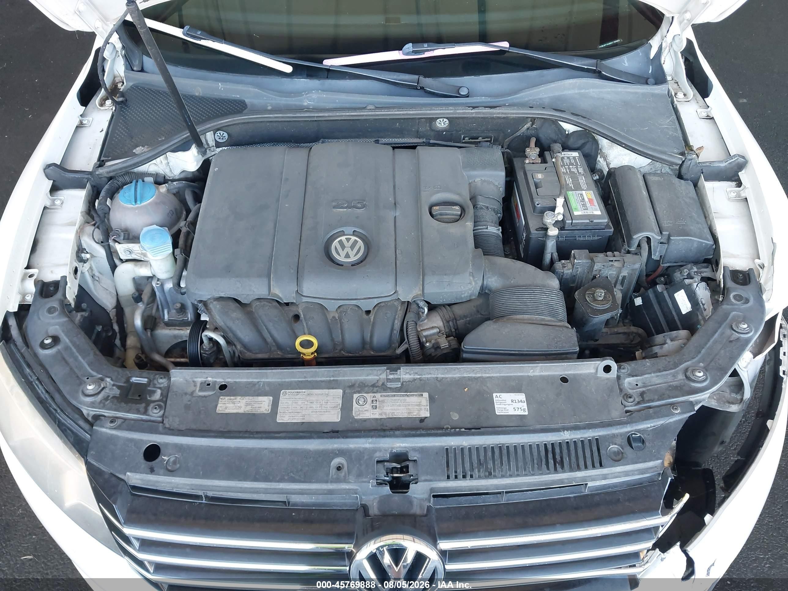 2013 Volkswagen Passat 2.5l Wolfsburg Edition Белый vin: 1VWAP7A35DC150852