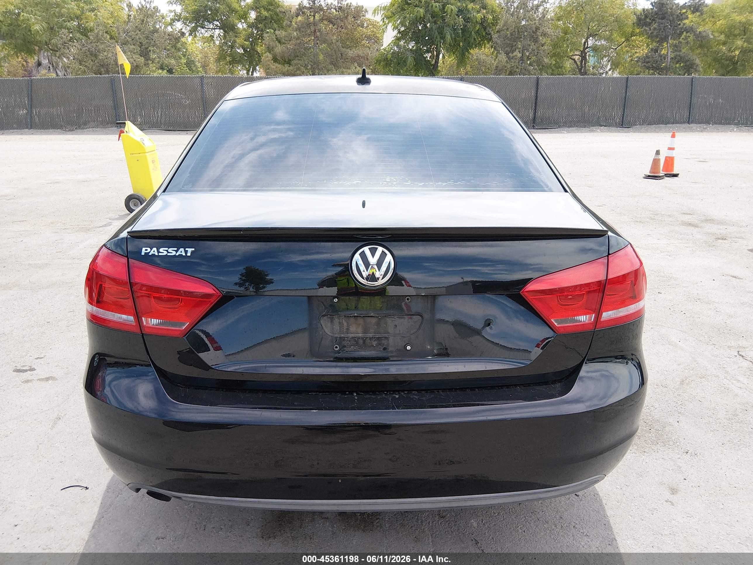 2014 Volkswagen Passat 2.5l Wolfsburg Edition Black vin: 1VWAP7A35EC012522