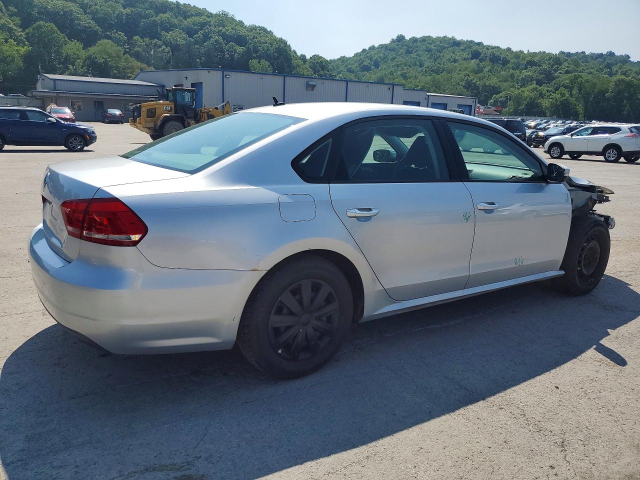 2013 Volkswagen Passat S Silver vin: 1VWAP7A36DC041574