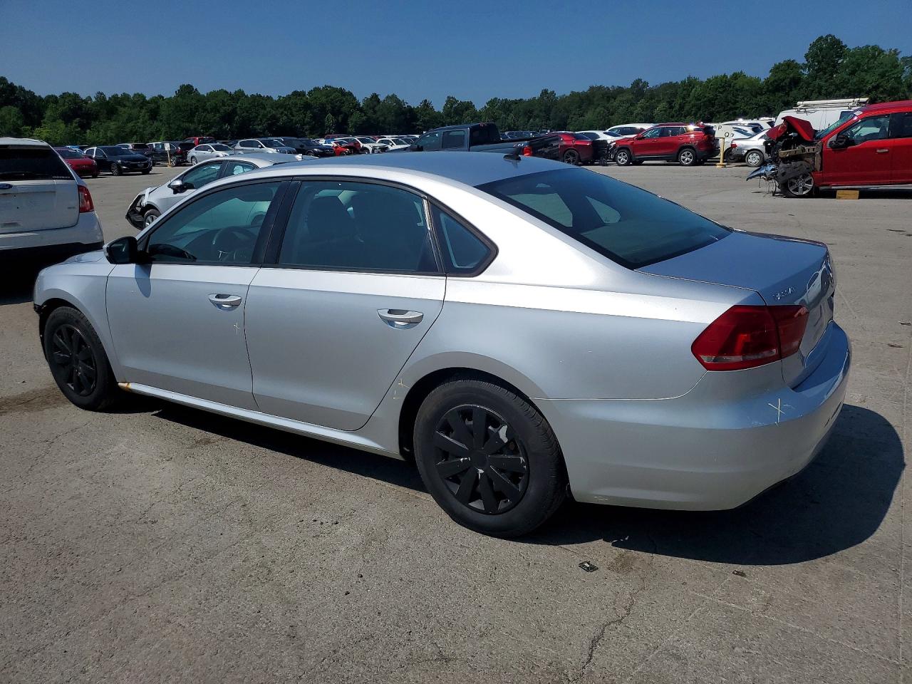 2013 Volkswagen Passat S Silver vin: 1VWAP7A36DC041574