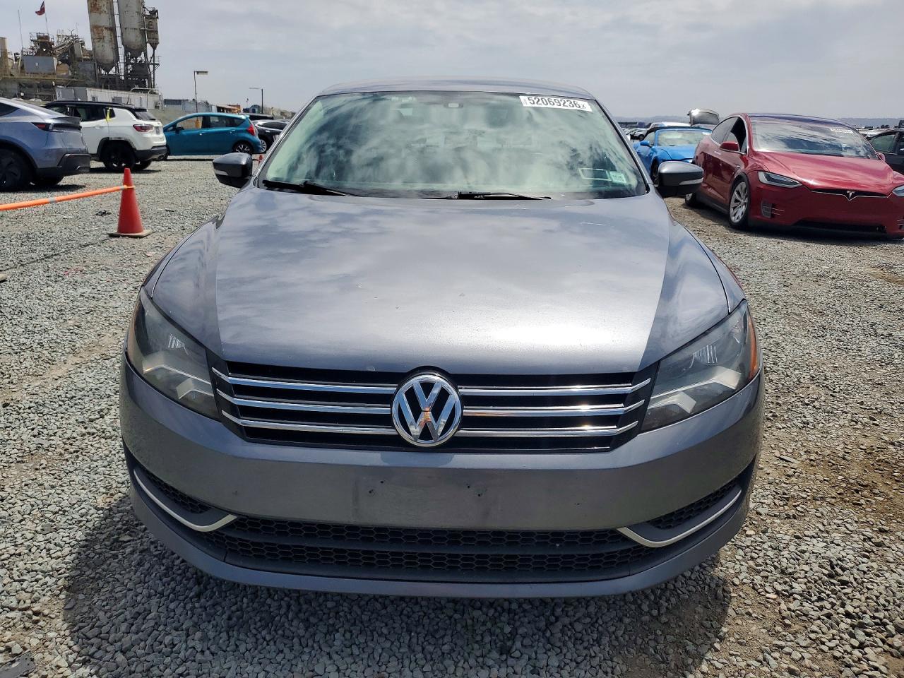 2013 Volkswagen Passat S Gray vin: 1VWAP7A36DC059640