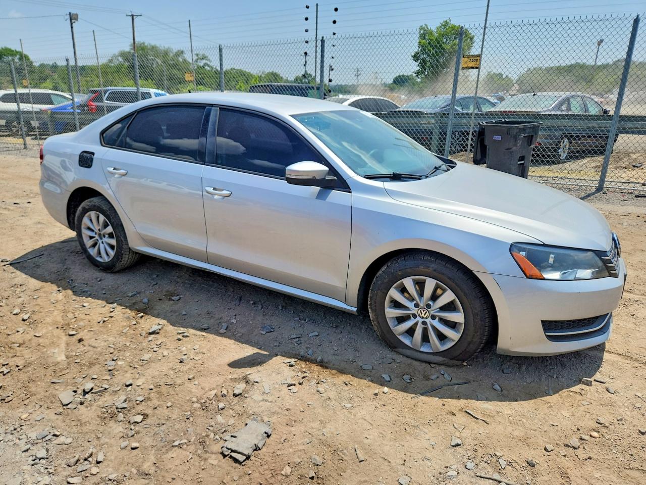 2013 Volkswagen Passat S Серебряный vin: 1VWAP7A36DC080519