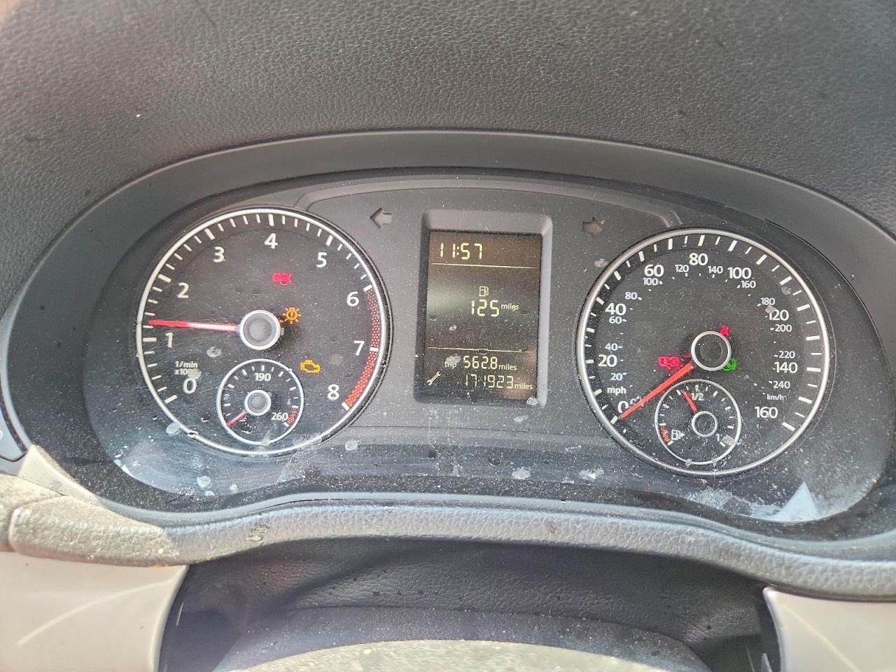 2013 Volkswagen Passat S Серебряный vin: 1VWAP7A36DC080519
