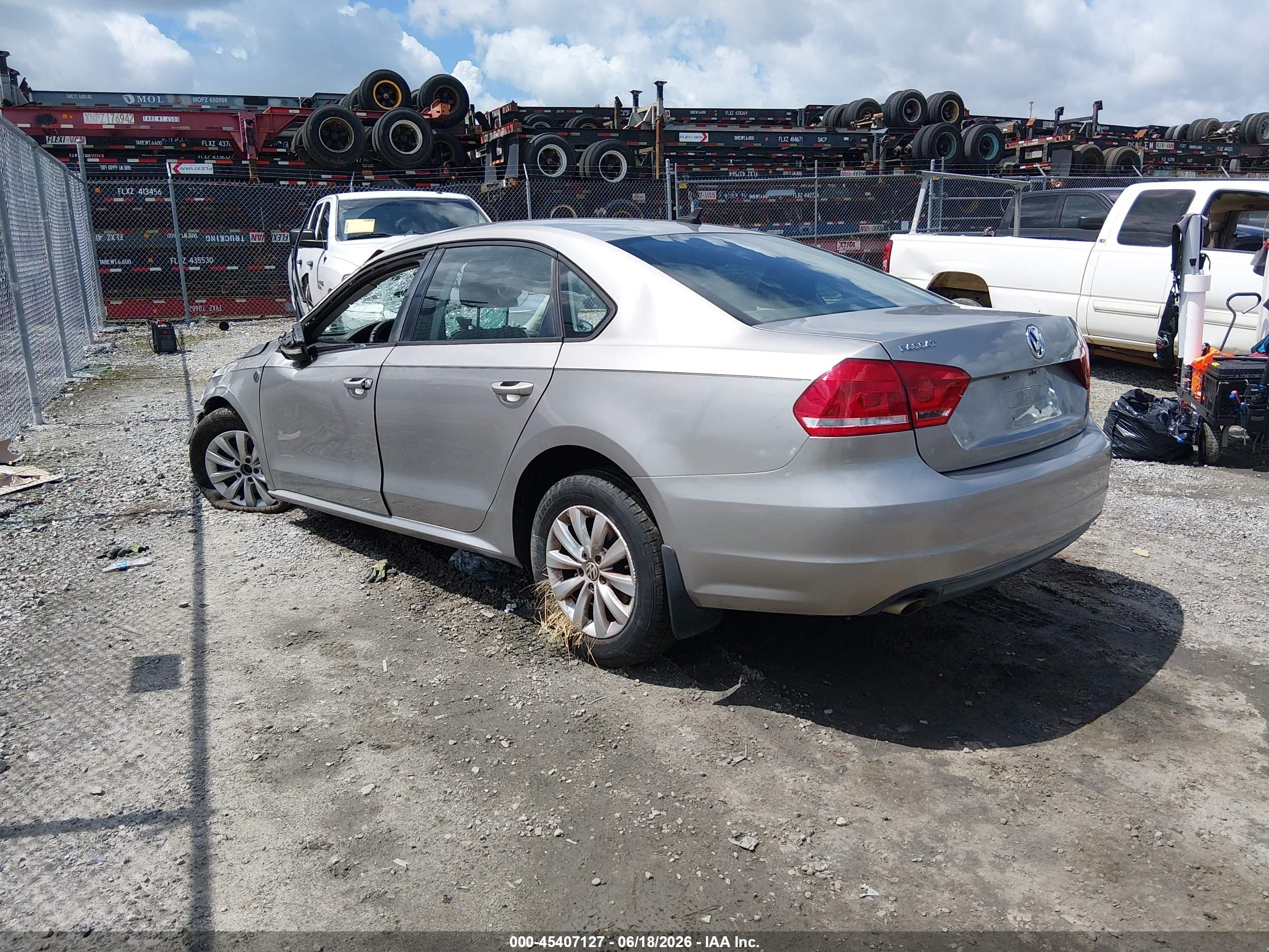 2013 Volkswagen Passat 2.5l Wolfsburg Edition Silver vin: 1VWAP7A36DC136698