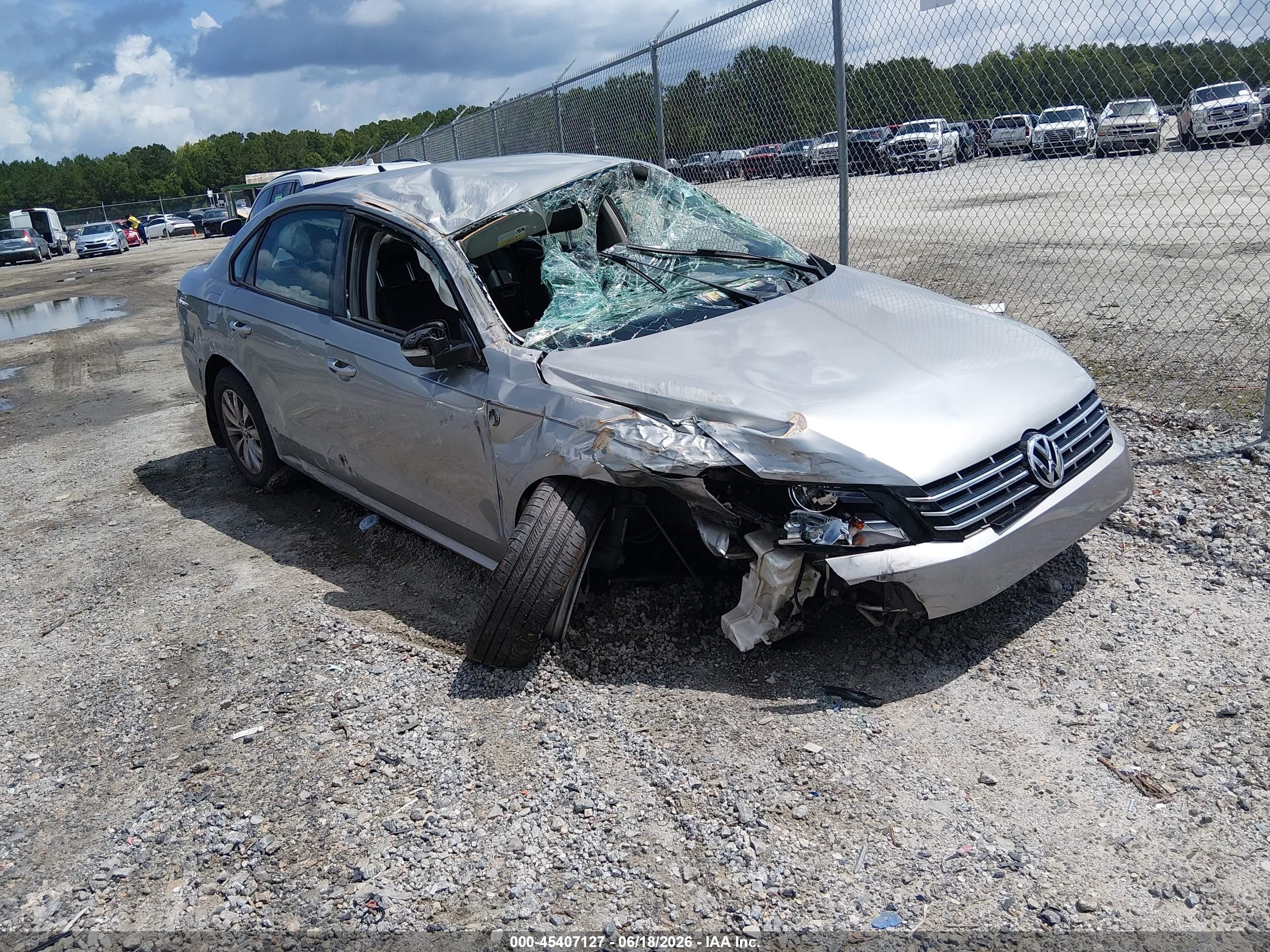2013 Volkswagen Passat 2.5l Wolfsburg Edition Silver vin: 1VWAP7A36DC136698