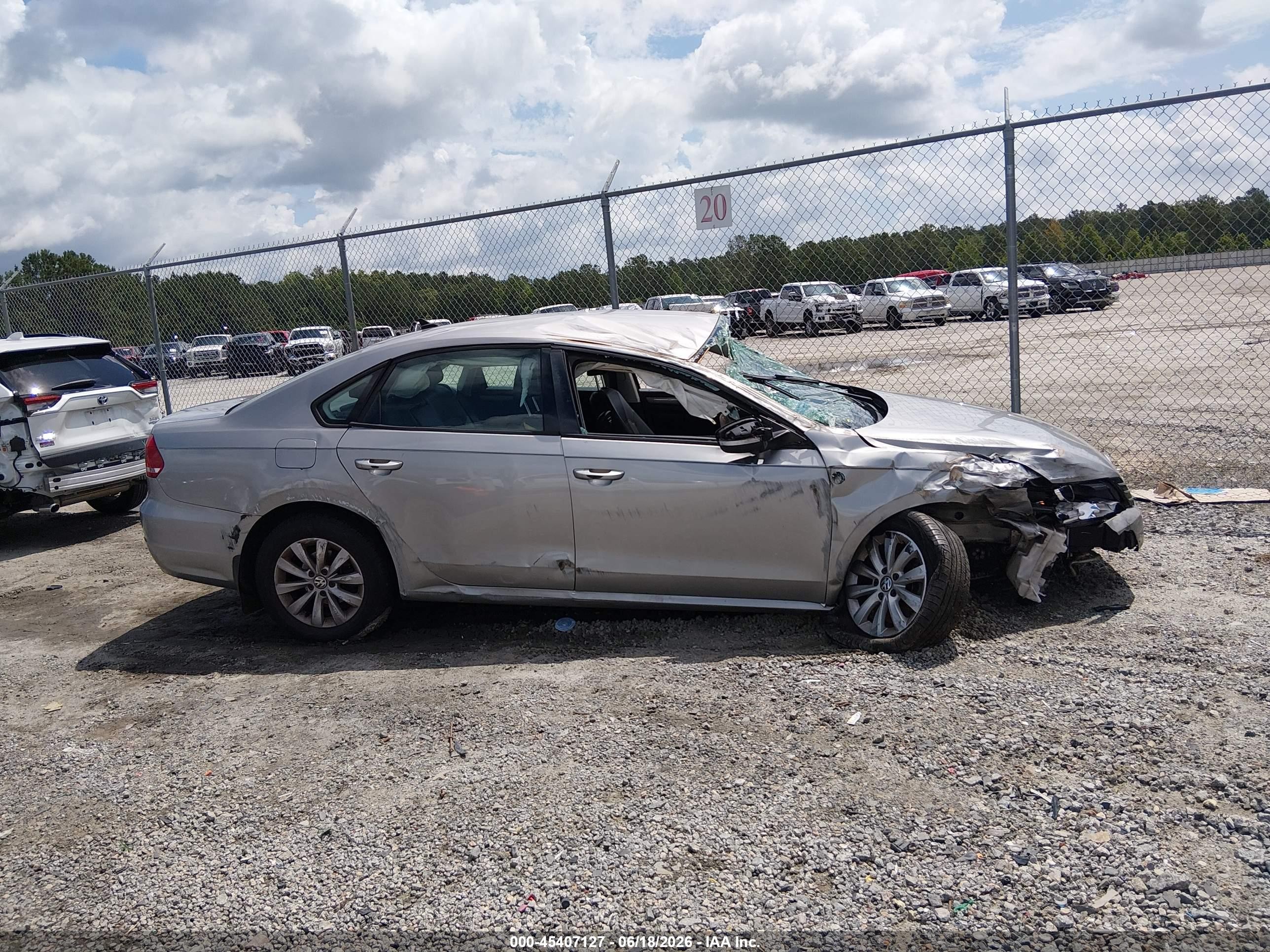 2013 Volkswagen Passat 2.5l Wolfsburg Edition Silver vin: 1VWAP7A36DC136698