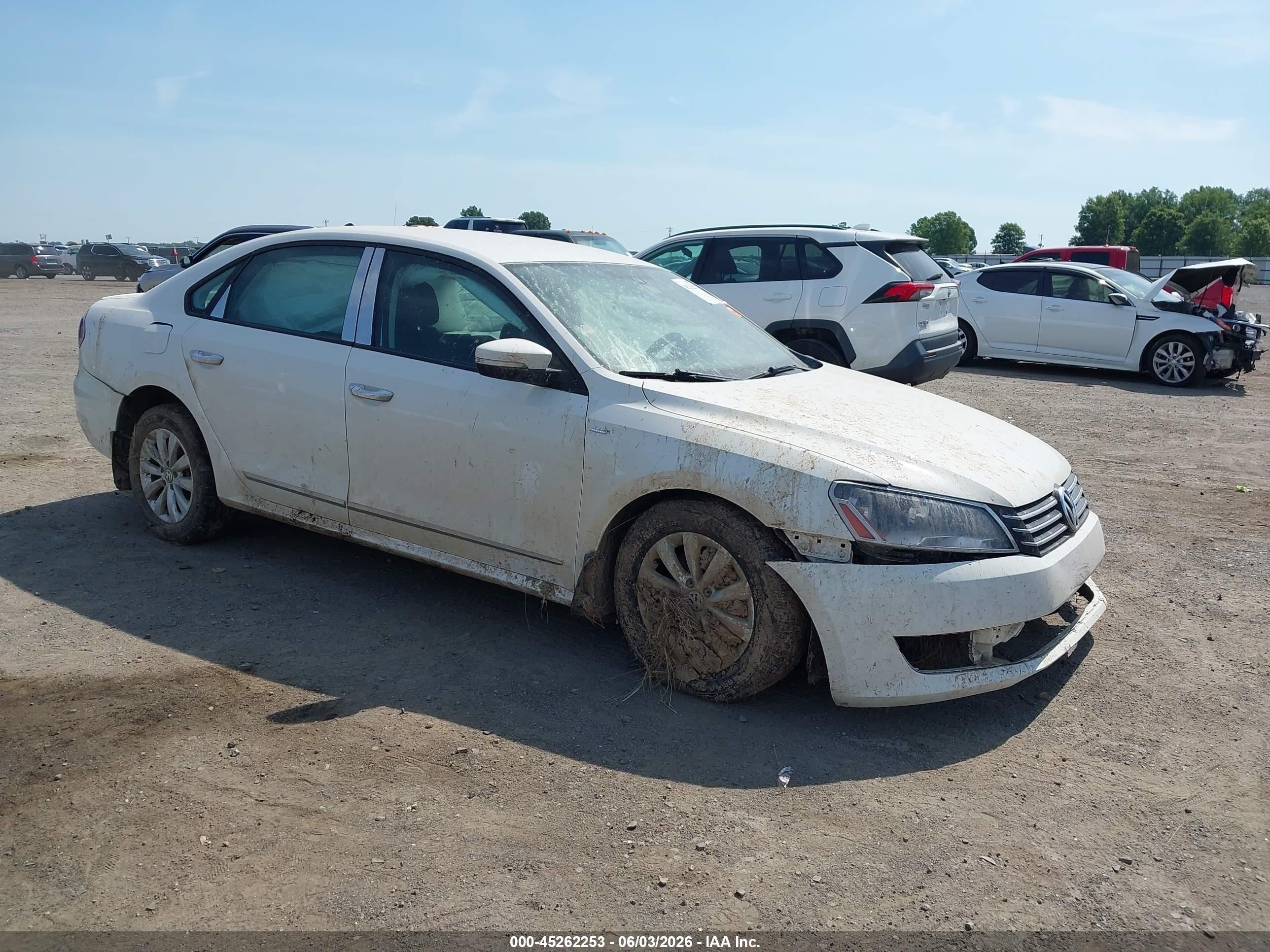 2013 Volkswagen Passat 2.5l Wolfsburg Edition Белый vin: 1VWAP7A36DC141612