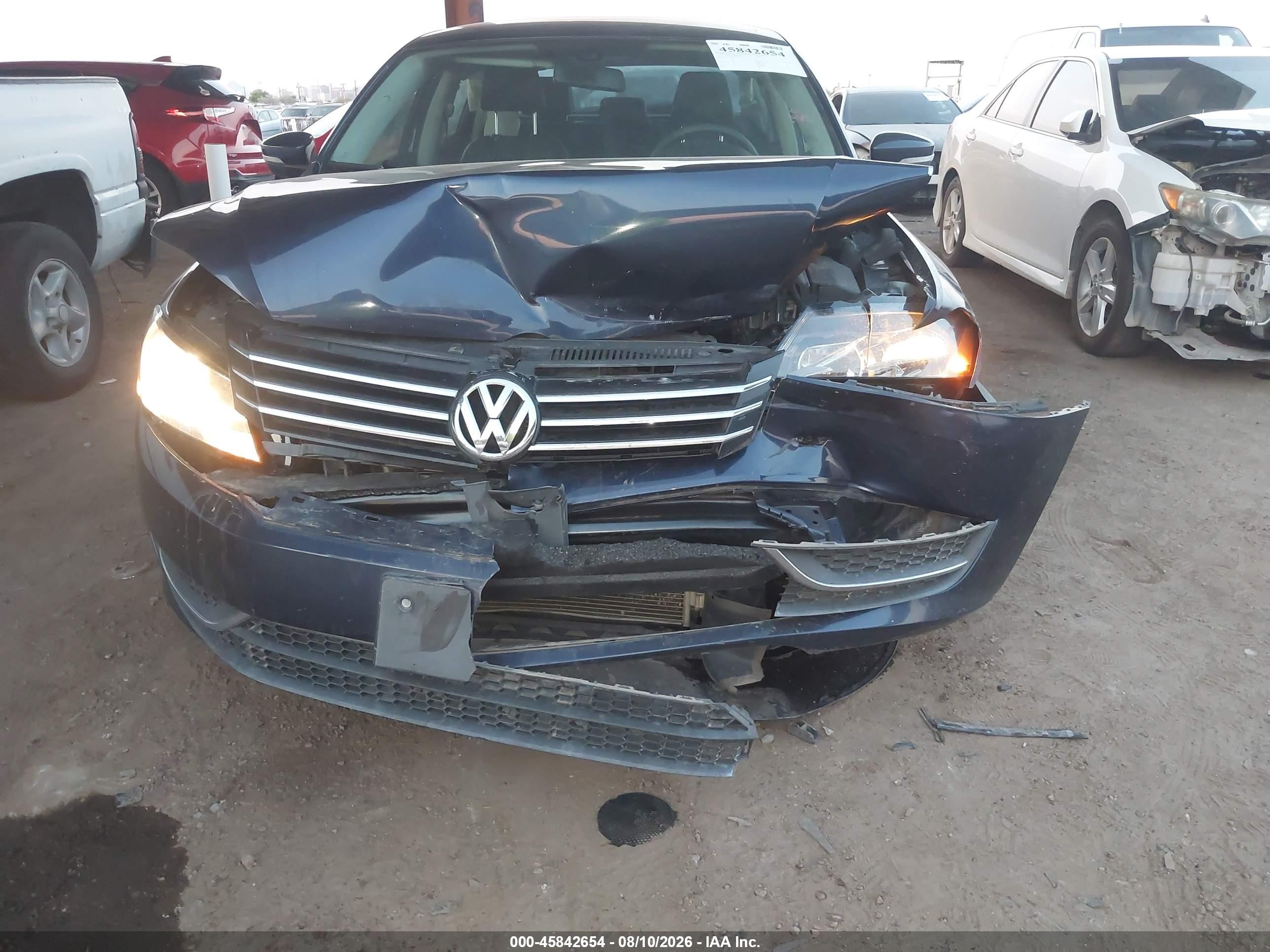 2014 Volkswagen Passat 2.5l Wolfsburg Edition Blue vin: 1VWAP7A36EC022122