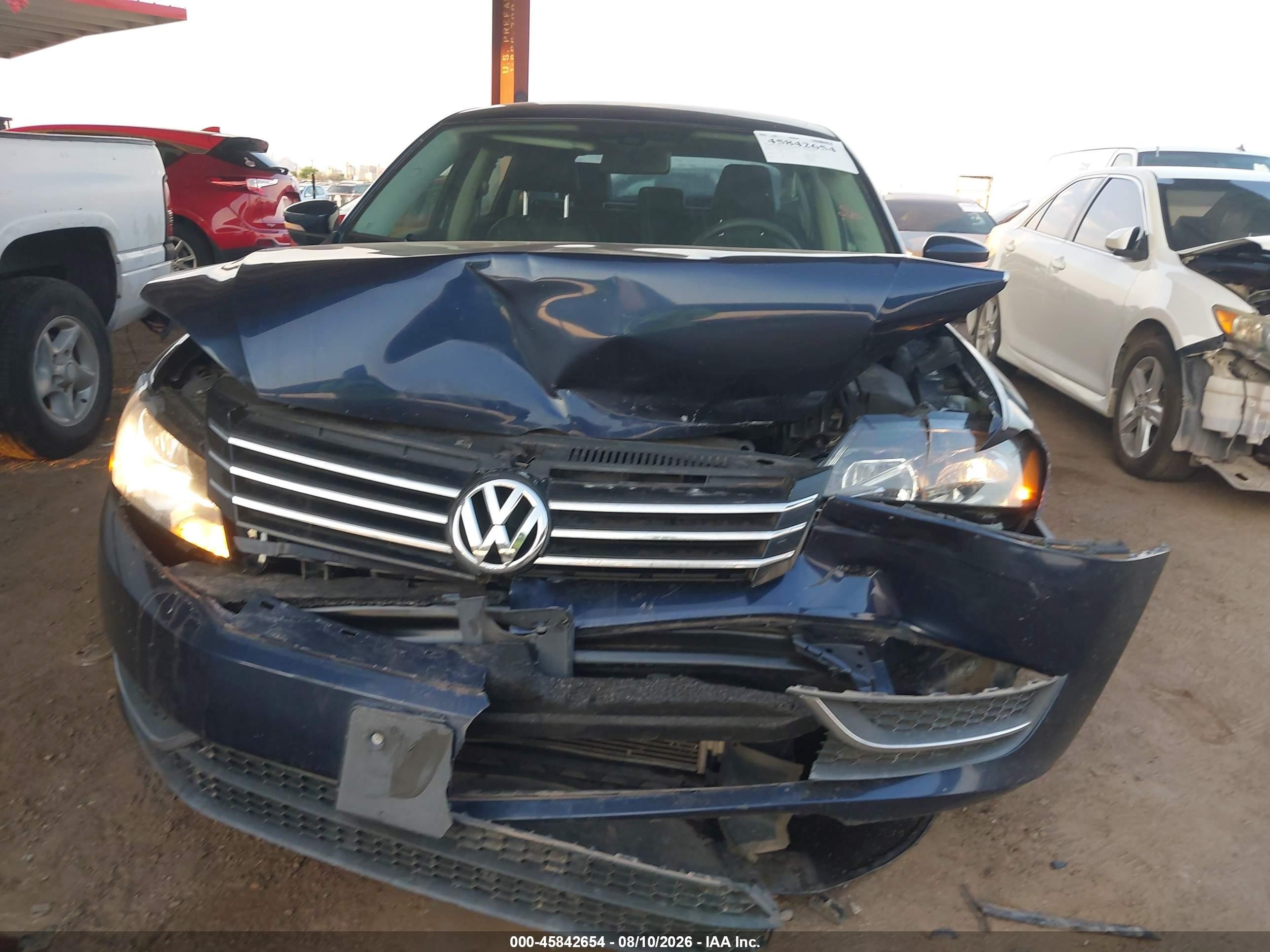 2014 Volkswagen Passat 2.5l Wolfsburg Edition Blue vin: 1VWAP7A36EC022122