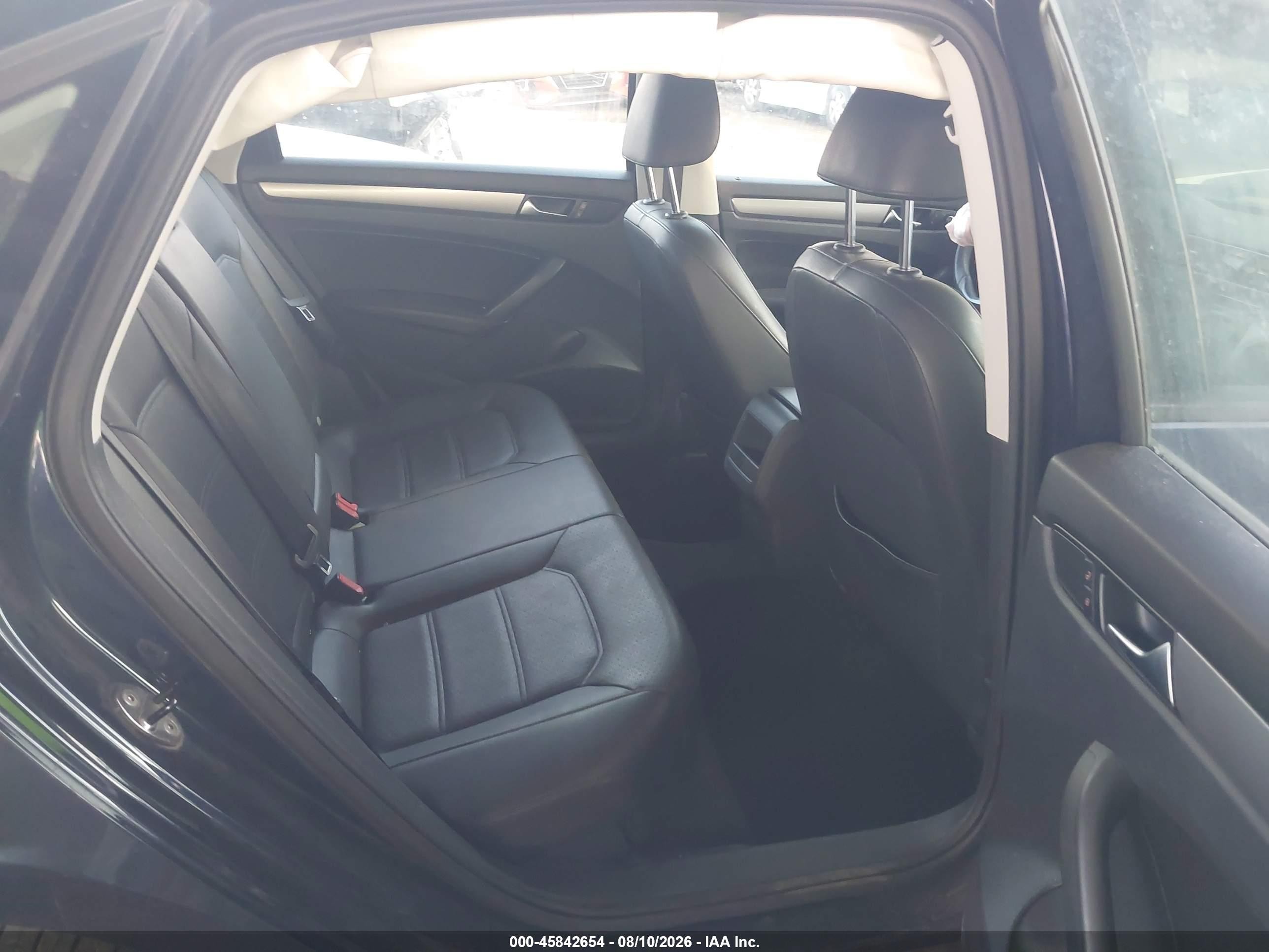 2014 Volkswagen Passat 2.5l Wolfsburg Edition Blue vin: 1VWAP7A36EC022122