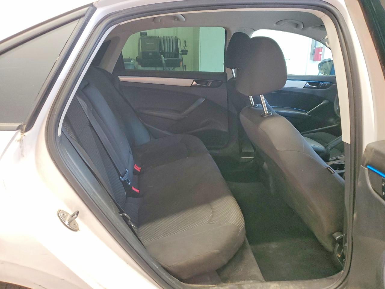 2012 Volkswagen Passat S White vin: 1VWAP7A37CC072881
