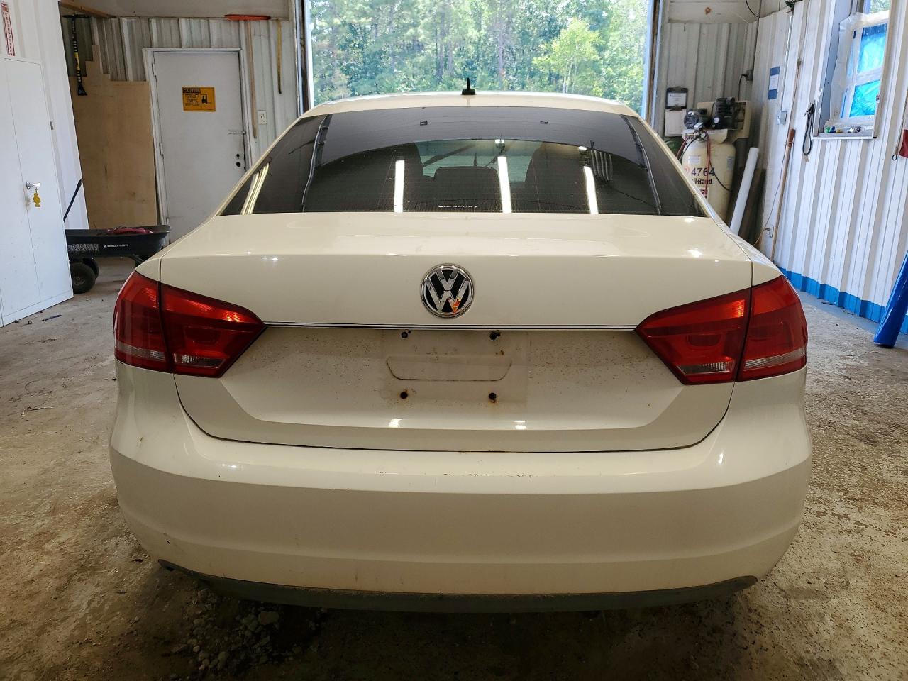 2012 Volkswagen Passat S White vin: 1VWAP7A37CC072881