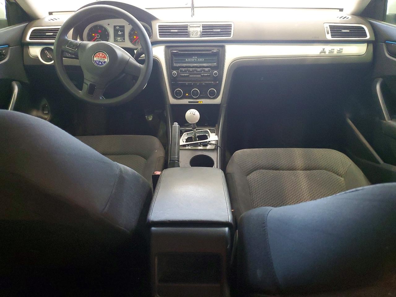 2012 Volkswagen Passat S White vin: 1VWAP7A37CC072881