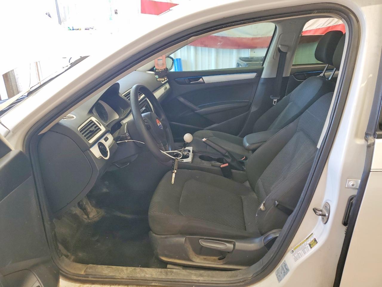 2012 Volkswagen Passat S White vin: 1VWAP7A37CC072881