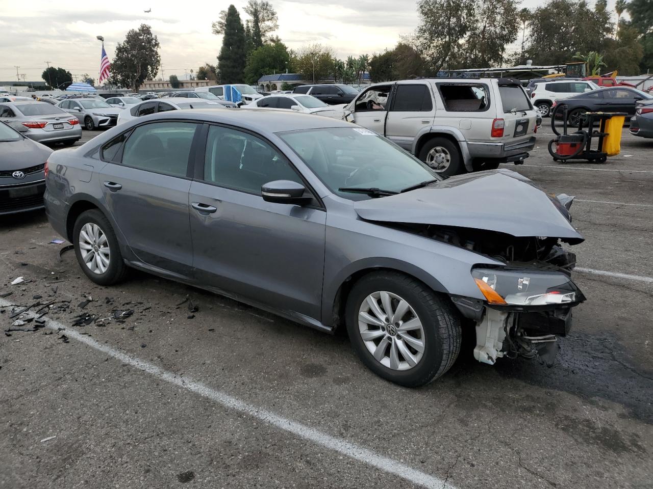 2013 Volkswagen Passat S Gray vin: 1VWAP7A37DC083719