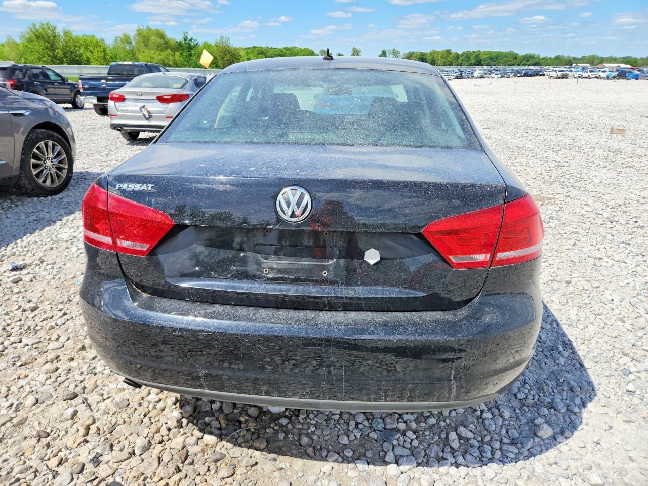 2013 Volkswagen Passat S Black vin: 1VWAP7A37DC088175