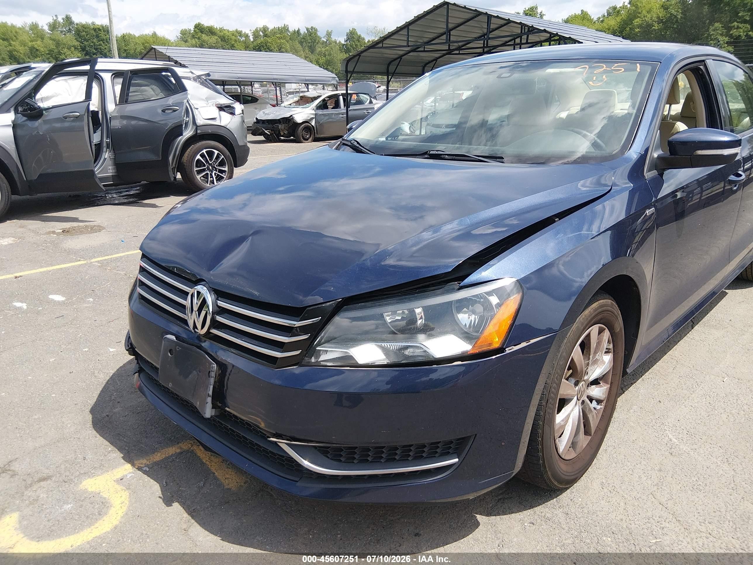 2013 Volkswagen Passat 2.5l Wolfsburg Edition Blue vin: 1VWAP7A37DC132675